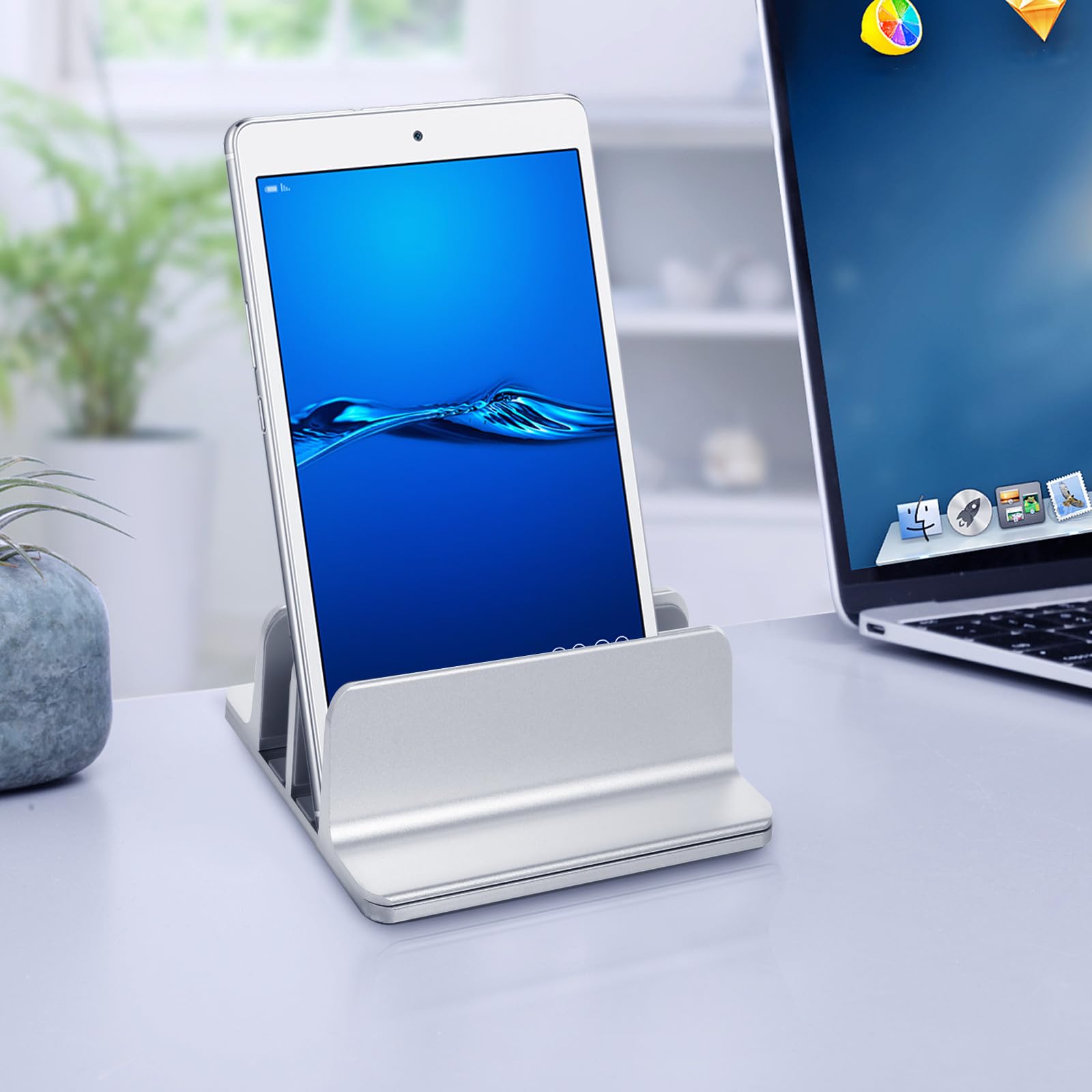 Lurrose Supporto Verticale per Laptop e Tablet Regolabile in Lega di Alluminio Anodizzato Base Antiscivolo in Silicone, Doppio Slot Compatibile Dispositivi di Diverso Spessore per Uso