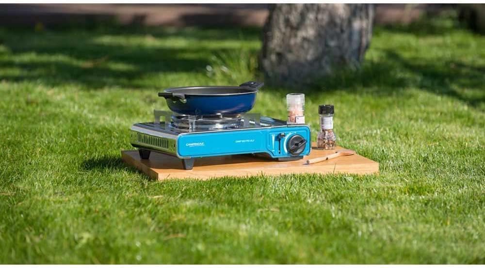 FYSHOP | Pack Camp Bistro DLX Combo Hornillo y Plancha + 2 botes de gas | Potente hornillo de camping con 2 cartuchos de gas y maletín de transporte. Ideal para senderismo y camping