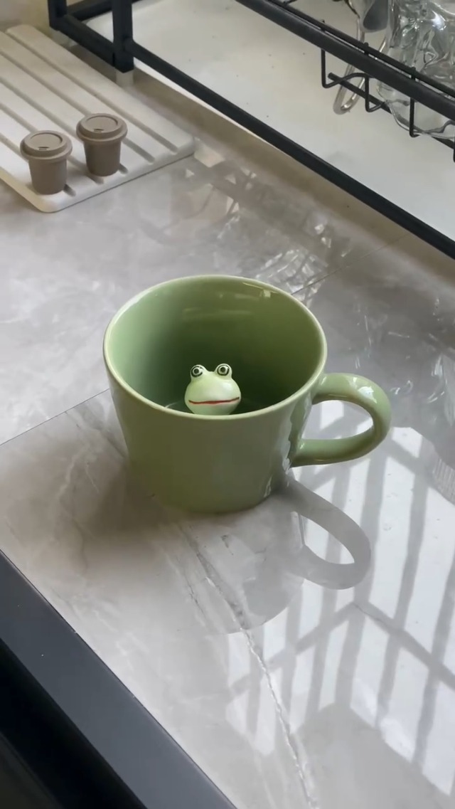 Amazon.com | DIHOclub Frog Coffee Cup Hidden 3D Animal Inside Mug,Garden  series Handmade Figurine Mugs 12OZ(Green): Dining & Entertaining