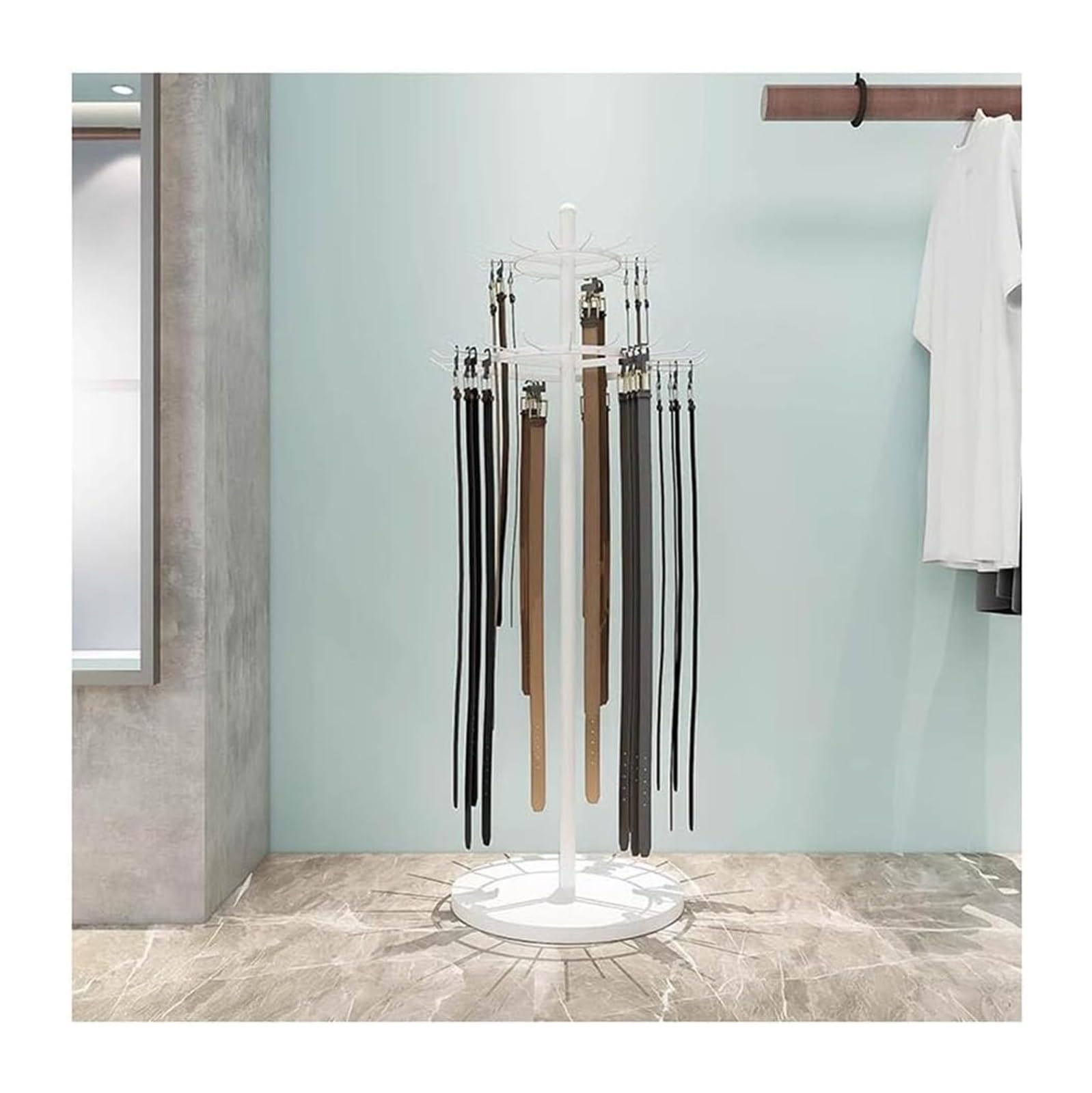 Organisateur de cravates et ceintures stable pour un gain de place maximal en chambre