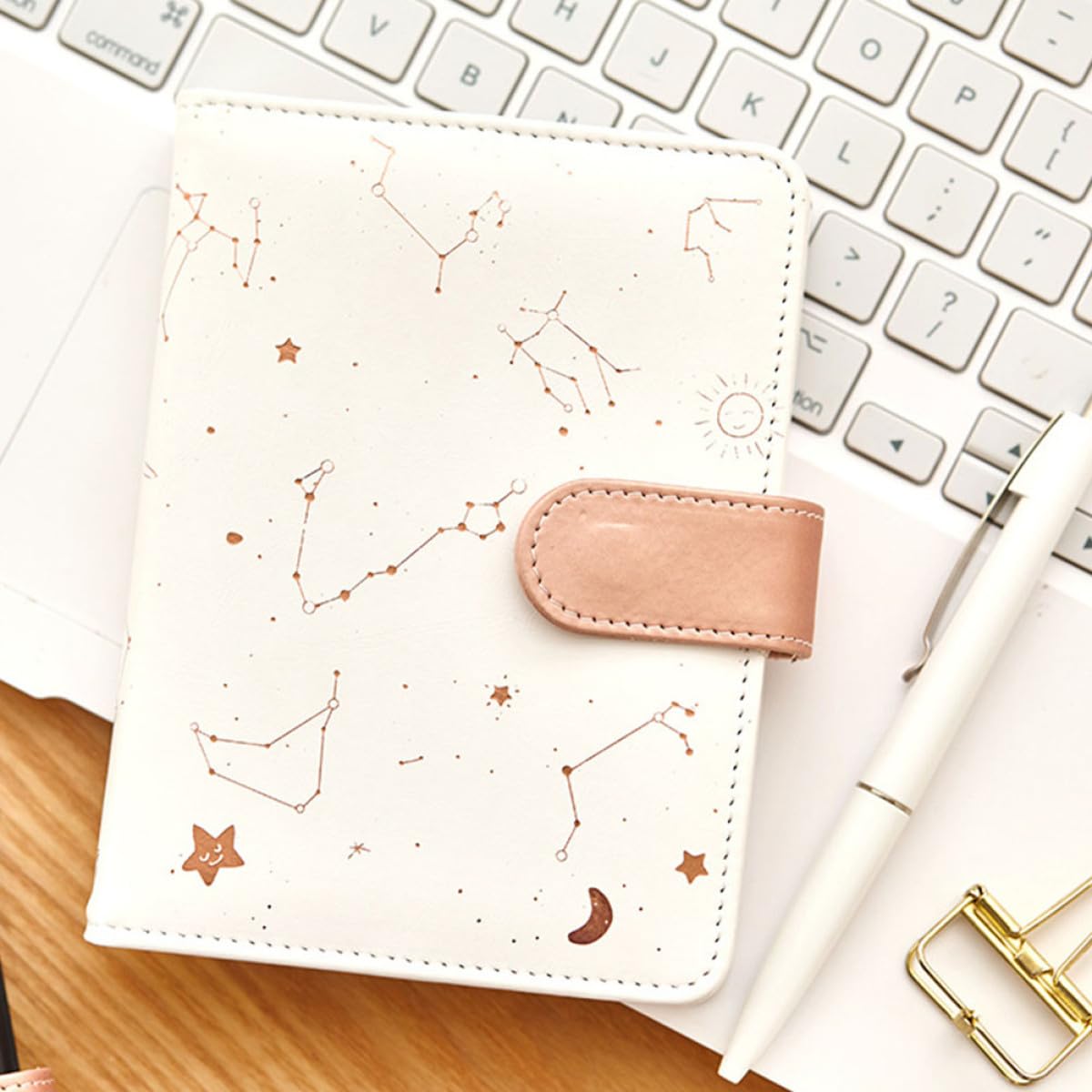 MOLUCKFU Notebook with Snap Button Cover, Portable Writing Journal for Students, Small Fresh Style Diary Notepad with Color Cover