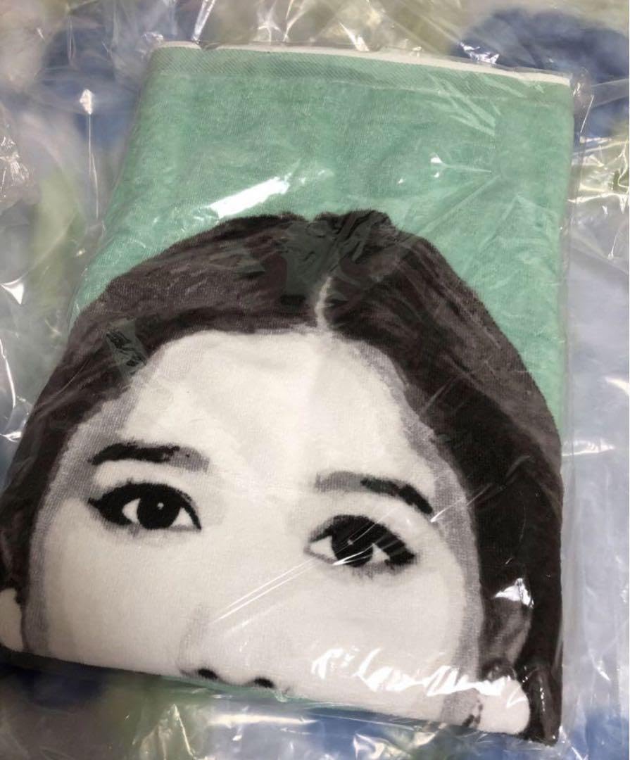 Amazon.co.jp: 西野カナ タオル BIGタオル ミント 懸賞 : ホーム＆キッチン