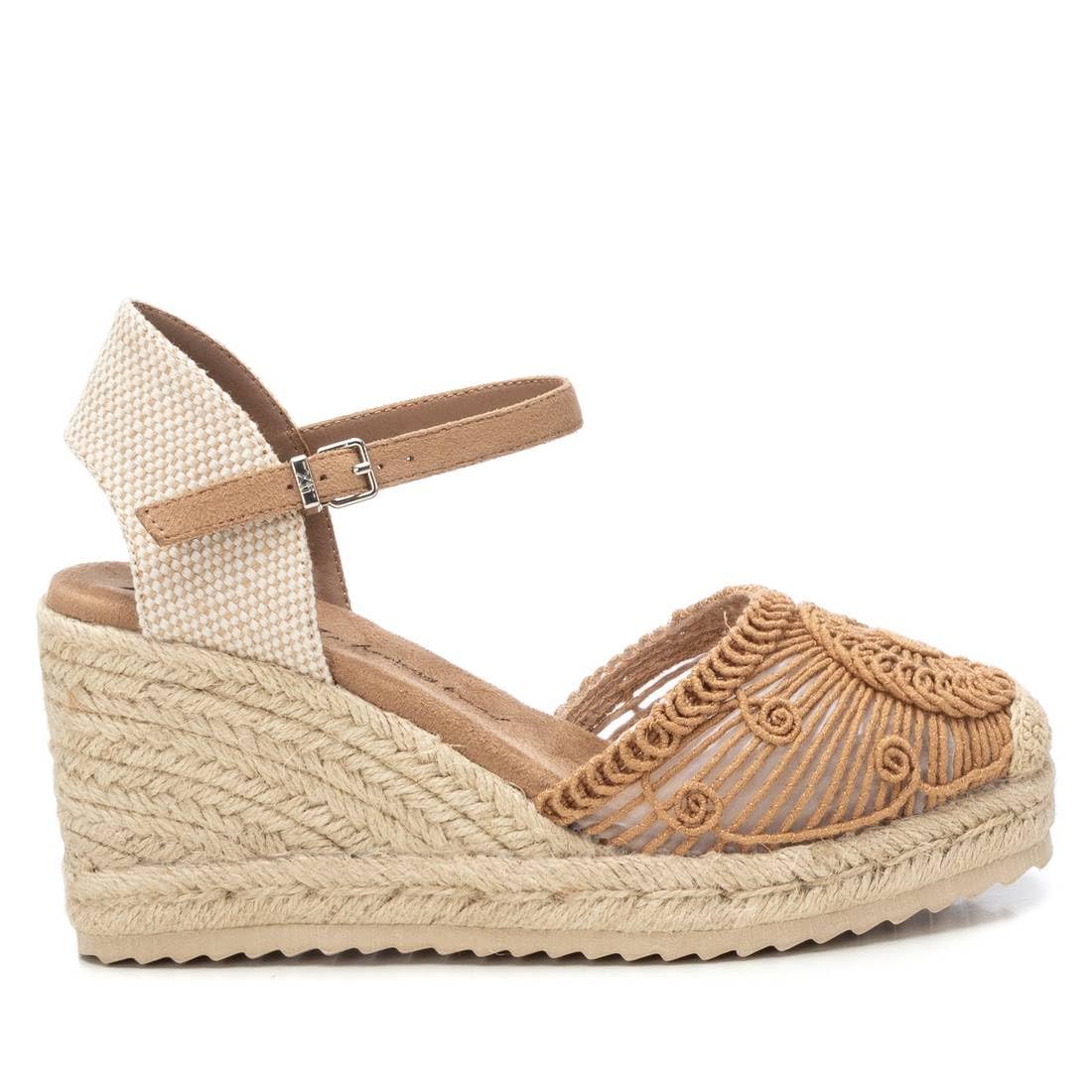 XTI Women's 14384505 Sneaker, Beige 62, 8.5 UK