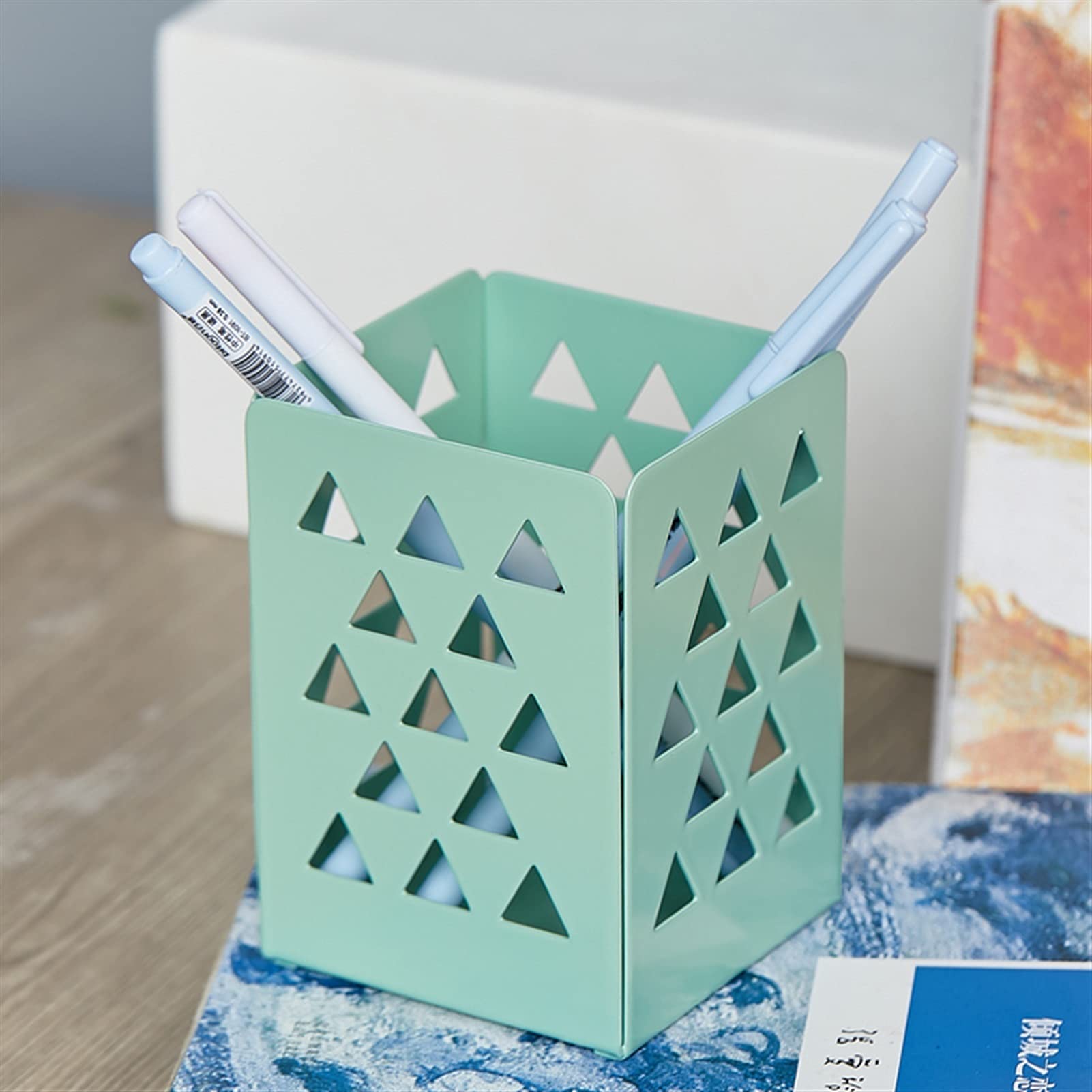 Pojemniki na ołówki 1 PC. Kwadratowy Biały Czarny Pióro Uchwyt Biurko Organizator Hollow Metal Pen Pen Makeup Szczotka Przechowywania Case Ołówek Stojak Pojemnik Stacjonarny (Color : A)
