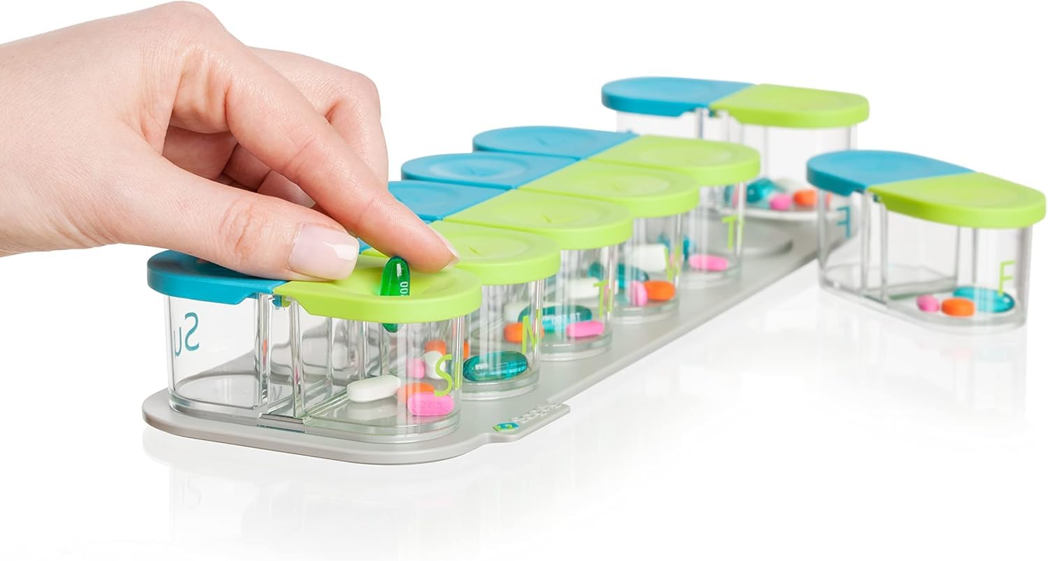 Sagely organizador inteligente de píldoras semanal – encaja 2 píldoras al día caja con envases de viaje de 7 días y recordatorio de la aplicación en azul/verde
