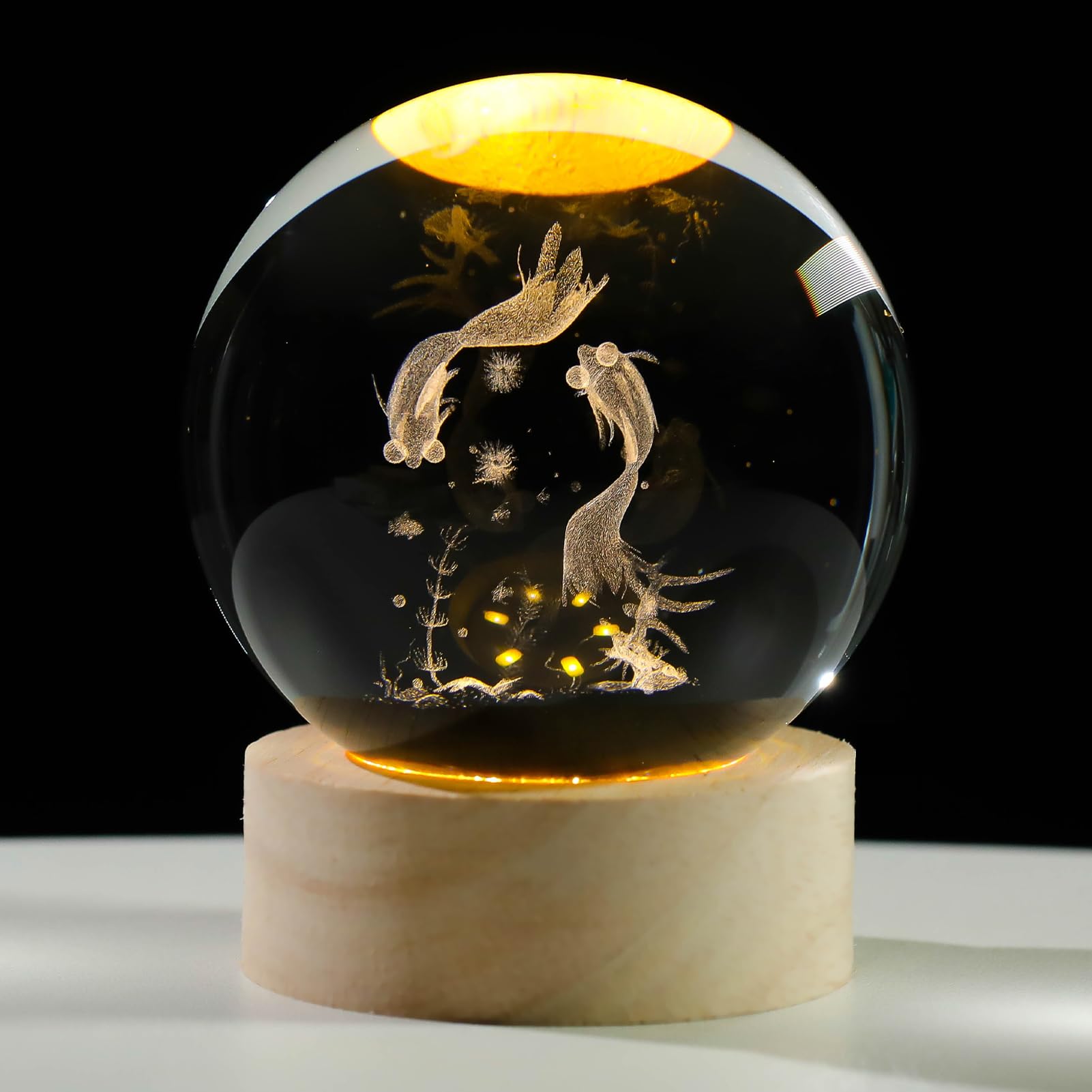 Arikyrist 3D Goldfish Crystal Ball Night Light, Crystal Goldfish Figurines with Wooden Base Gifts for Women and Kids, 3D Laser Engraved Glass Sphere