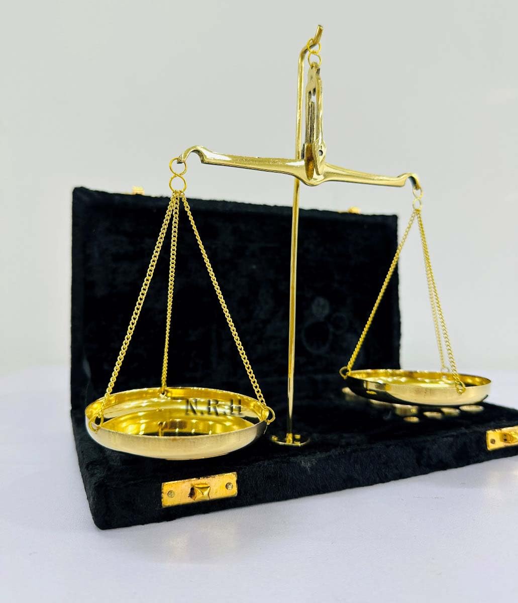Vintage brass jewelry Weighing Scale Balance With Black Valvet Box, Brass & Black, 10X5 Inches - Image 4