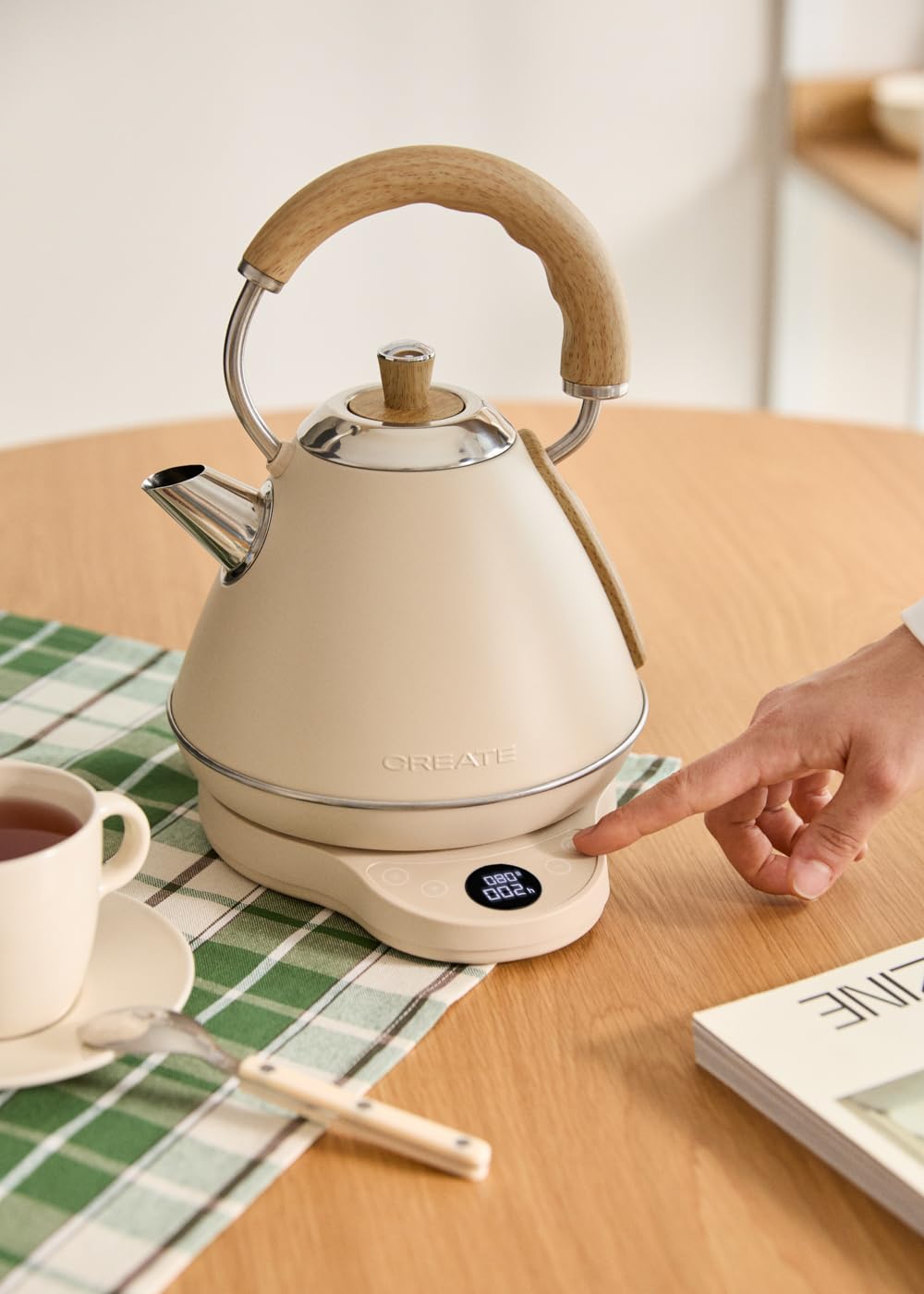 CREATE KETTLE RETRO PRO/Bouilloire électrique de 1 L avec contrôle de la température du sable / Système auto - Arrêt, ébullition rapide, base antidérapante, panneau transparent, 1200 W