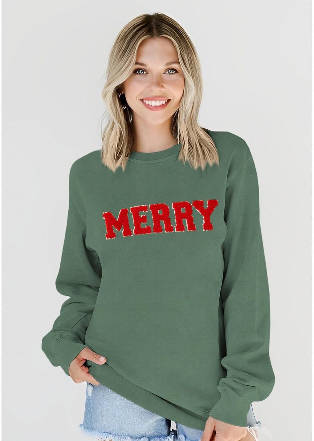 IZYJOY Christmas Women's Merry Graphic Sweatshirt Chenille Patch Letter Printed Crewneck Xmas Gifts Oversized Pullover Top - Image 4