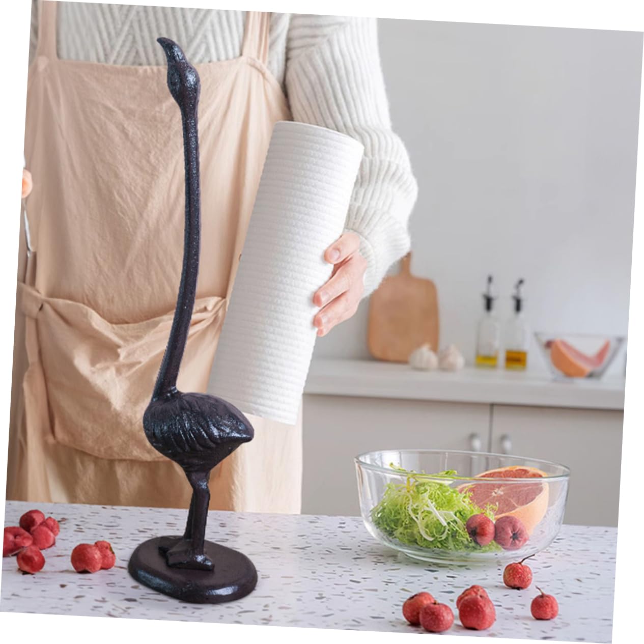 Flamingo Papierhandtuchständer aus Eisen, Stehendes Tierfiguren Design | Rutschfester Standfuß, Schwarz, Leicht zu Bewegen, für Bad und Wohnzimmer Geeignet