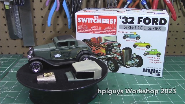 Amazon.com: MPC 1932 Ford Switchers Roadster/Coupe 1:25 Scale
