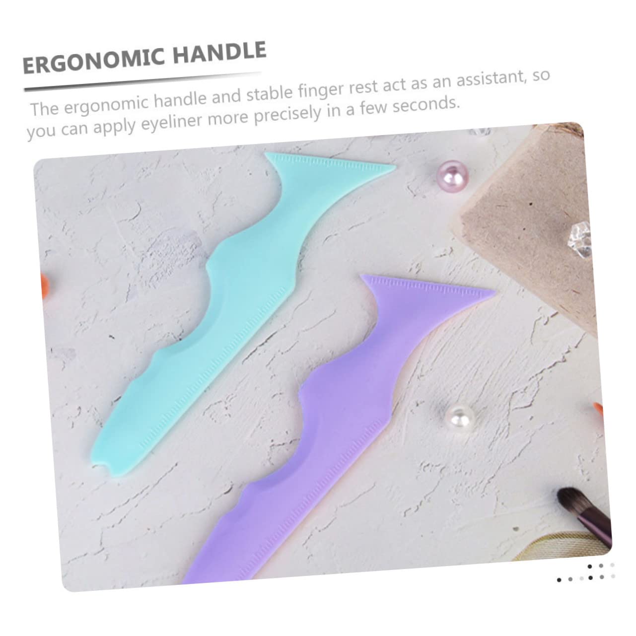 FRCOLOR 8pièces Outils De Maquillage Pour Yeux Silicone De Pochoirs Pour Eyeliner Et Applicateur De Mascara Pour Débutantes Et Professionnelles Facile à Nettoyer Et Confortable à