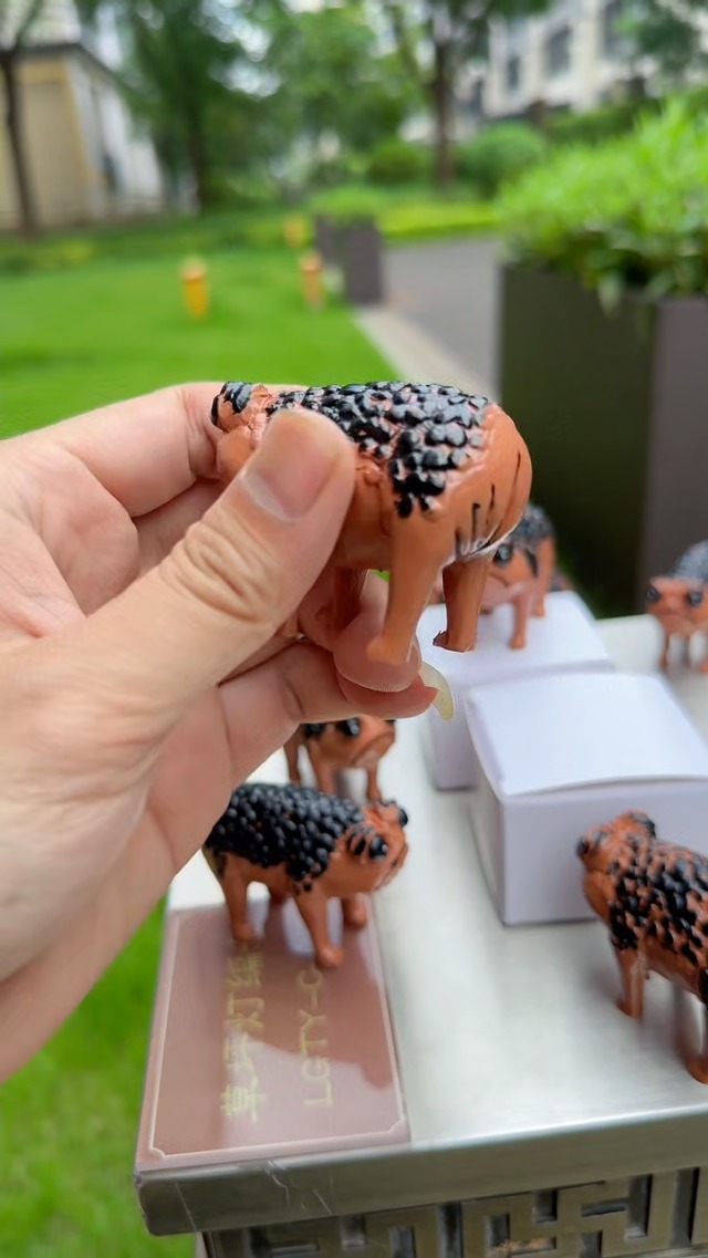 キーホルダー・アクリルキーホルダー ANGRY FROG REBIRTH Amazon.com: Rebellious Frog Figurine Middle Finger Frog Resin