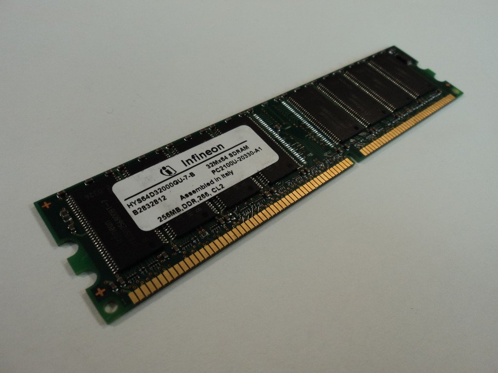 【動作未確認】Infineon 64MB SO-DIMM メモリモジュール Amazon | Infineon RAMメモリーモジュール 256MB PC2100U CL2.5 Non