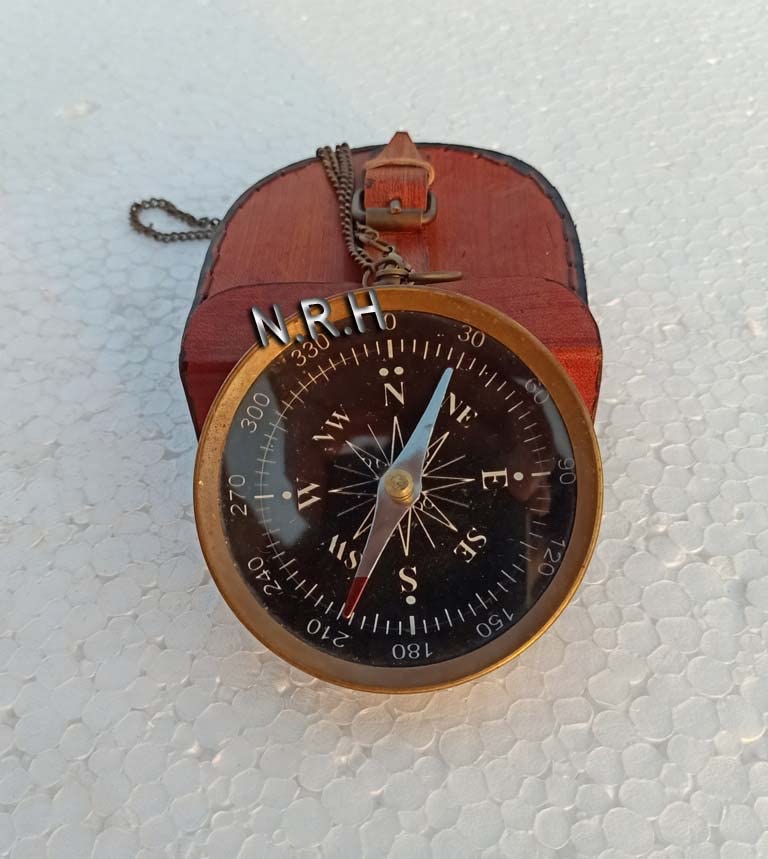 Brújula Grabada de Bolsillo con Estuche de Cuero miniatura 6