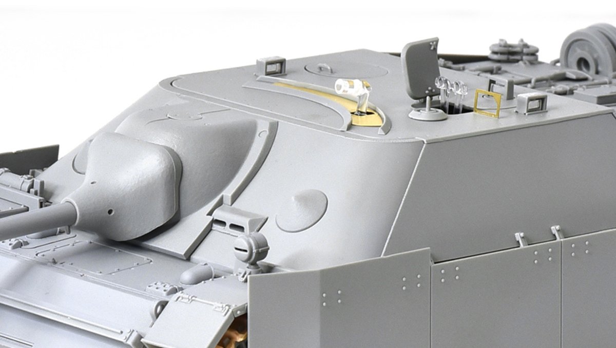 (未使用･未開封品)　Adelheid Box IV-die Komplette 4.Staffel [Import allemand] ar3p5n1 Amazon.com: Dragon Models Jagdpanzer IV A-0 Model Kit (1/35 Scale