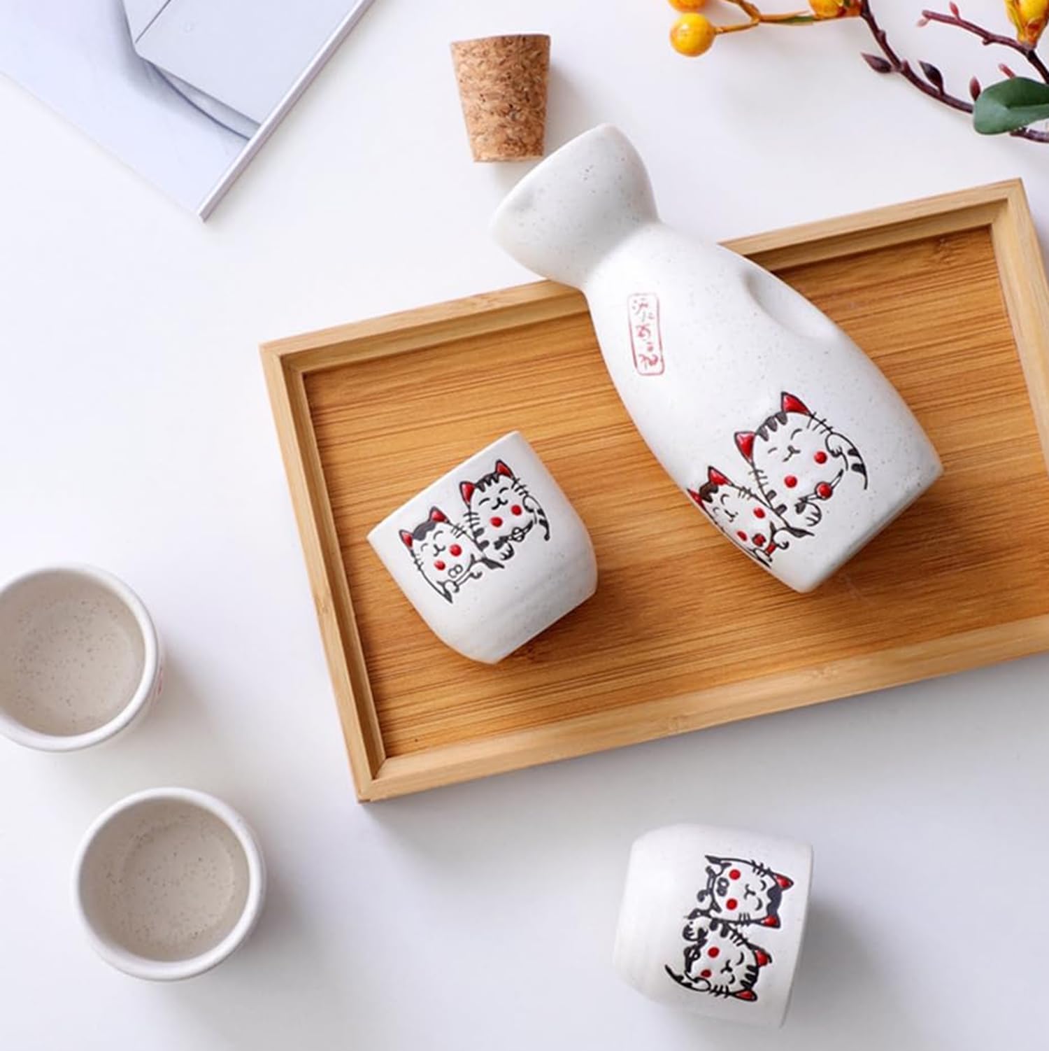 Set di 5 tazze per sake giapponesi e tazze da sakè, design tradizionale dipinto a mano, tazze in ceramica Neko, caraffa da portata in ceramica con gatto portafortuna