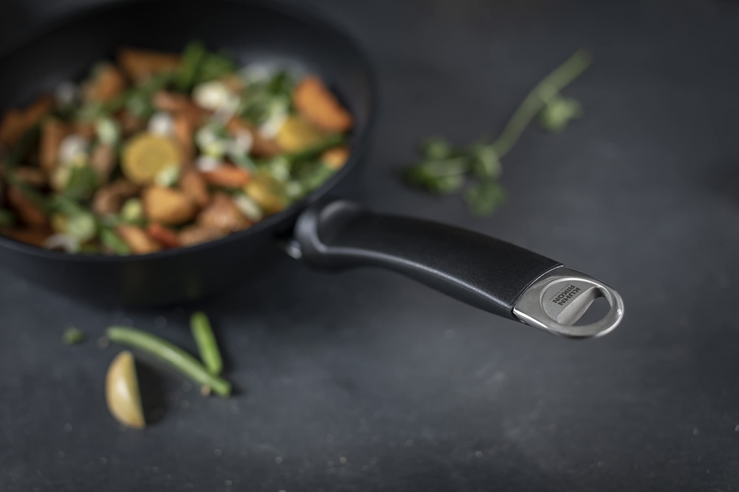 KUHN RIKON TITANIO STAR Bratpfanne hoch 28cm, für alle Herdarten inkl. Induktion, Recyceltes Aluminium, 4-lagige Antihaftbeschichtung, Backofentauglich, Fettreduziertes Braten, Spülmaschinentauglich