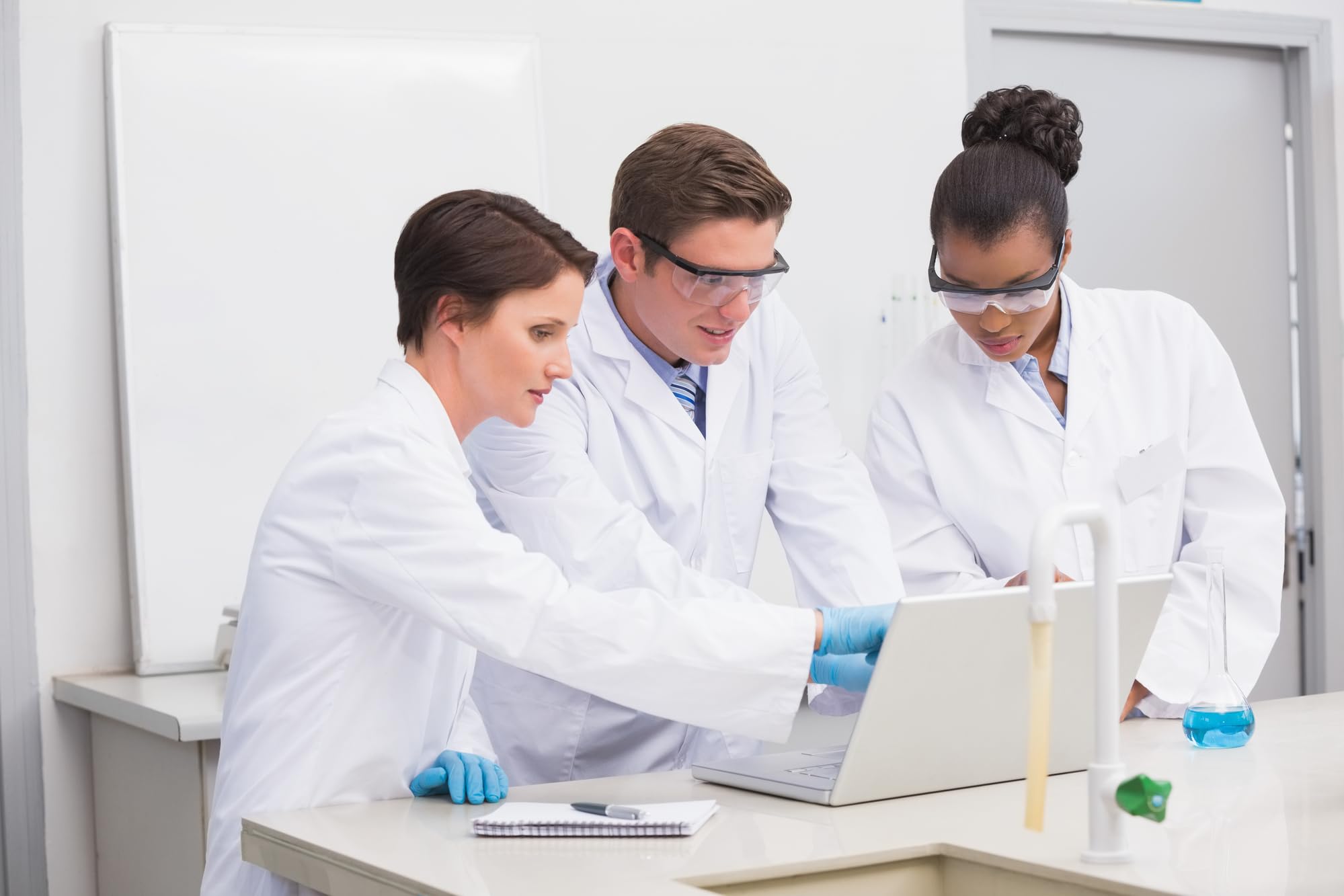 KODAMA Biała bluzka laboratoryjna 100% bawełniana - zapięcie na guziki