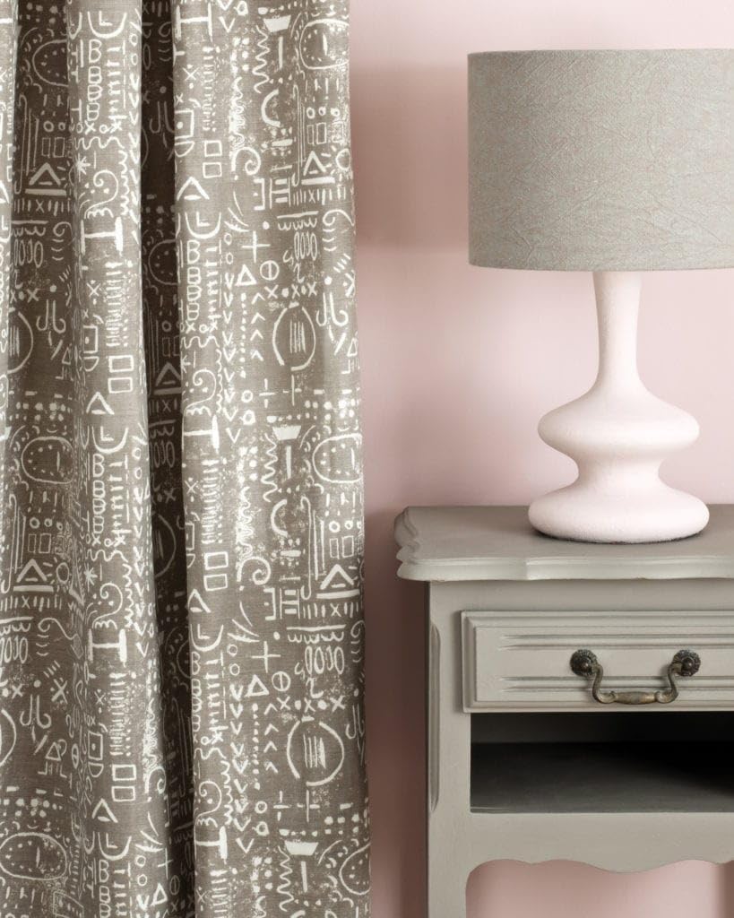 Annie Sloan Chalk Paint® (French Linen, 1 Litre/33.8 Fl Oz) a unique decorative paint for furniture, cabinets and home décor with no sanding or priming