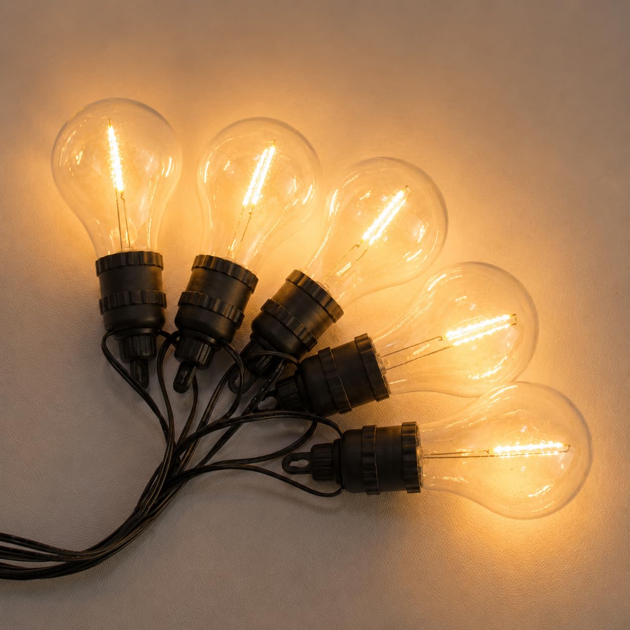 Festive Lights batteriebetriebene Outdoor Lichterkette – 10 bruchsichere LED Birnen – TIMER - 4,50m Beleuchtungslänge – verschiedene Ausführungen, (klare Glühfadenbirnen)
