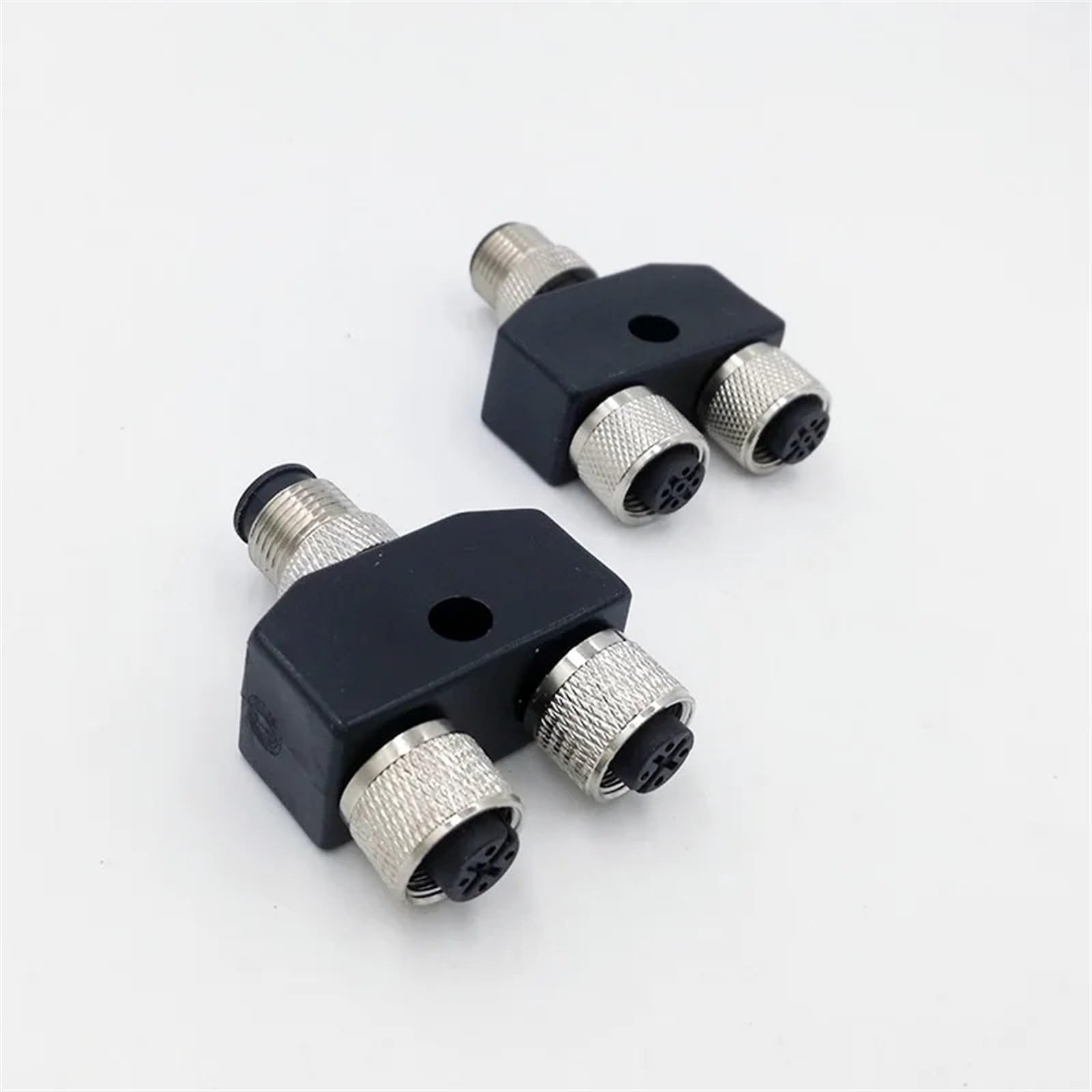 Conector M12 de tres vías para solucionar desajustes de pines en sensores 6