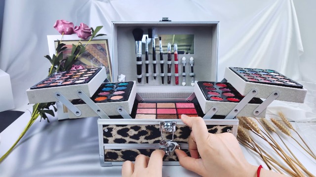 MKNZOME Schmink-Set Für Anfänger – Komplett Mit Lidschatten, Rouge, Mascara & Mehr, In Tragbarem Koffer