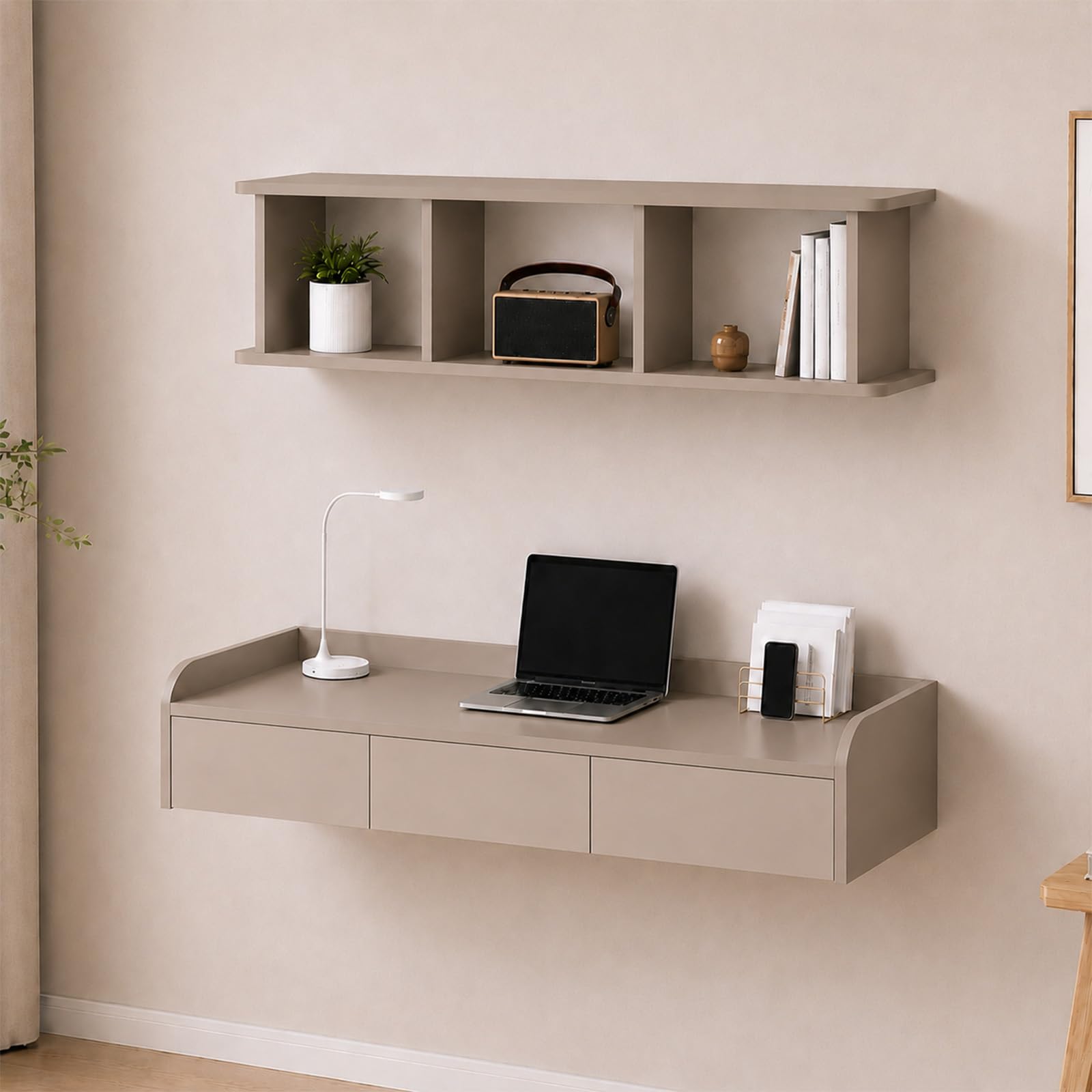 Bureau flottant de 140 cm avec étagères et bibliothèque, gris kaki | Design compact et robuste, capacité de 31,8 kg, Guardra à 3 côtés, parfait pour les petits espaces et les chambres à coucher