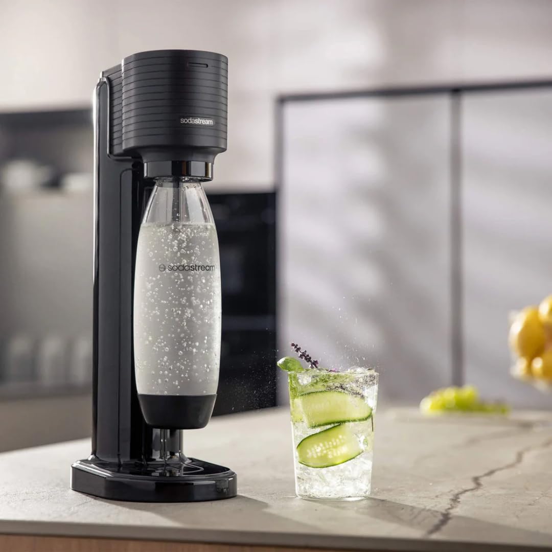 Sodastream GAIA Machine à Eau Pétillante et Soda | Pack 1 Bouteille 1L + 1 Bouteille 0,5L Compatibles Lave-Vaisselle + 1 Recharge de Gaz 60L à Clipser | Noire