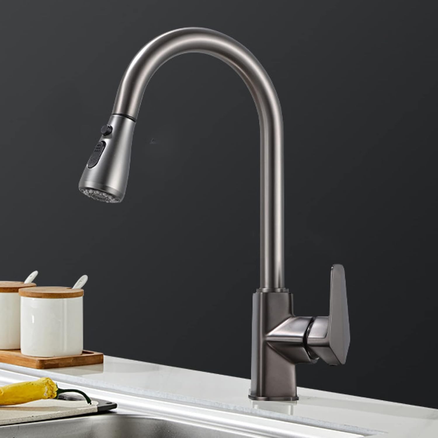 Pull Out Kitchen Faucet,One Hole Brass,360° Swivel Spout Sink,Two Types of Water Jets,Single Handle,Gun Gray