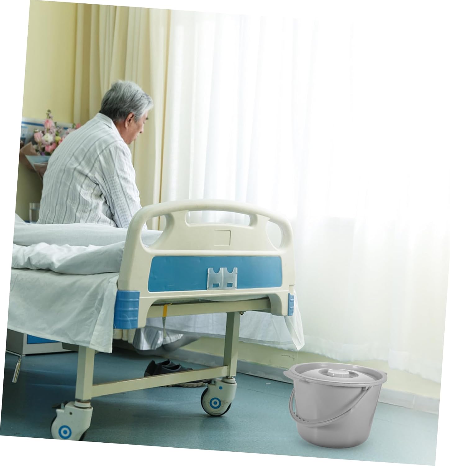 Chamber Pot Portable Toilet Bucket with Lid Large Capacity Chamber Pot for Adults Spittoon Urinal for Bedroom and Travel Comfortable Design for Elderly and Disabled Use