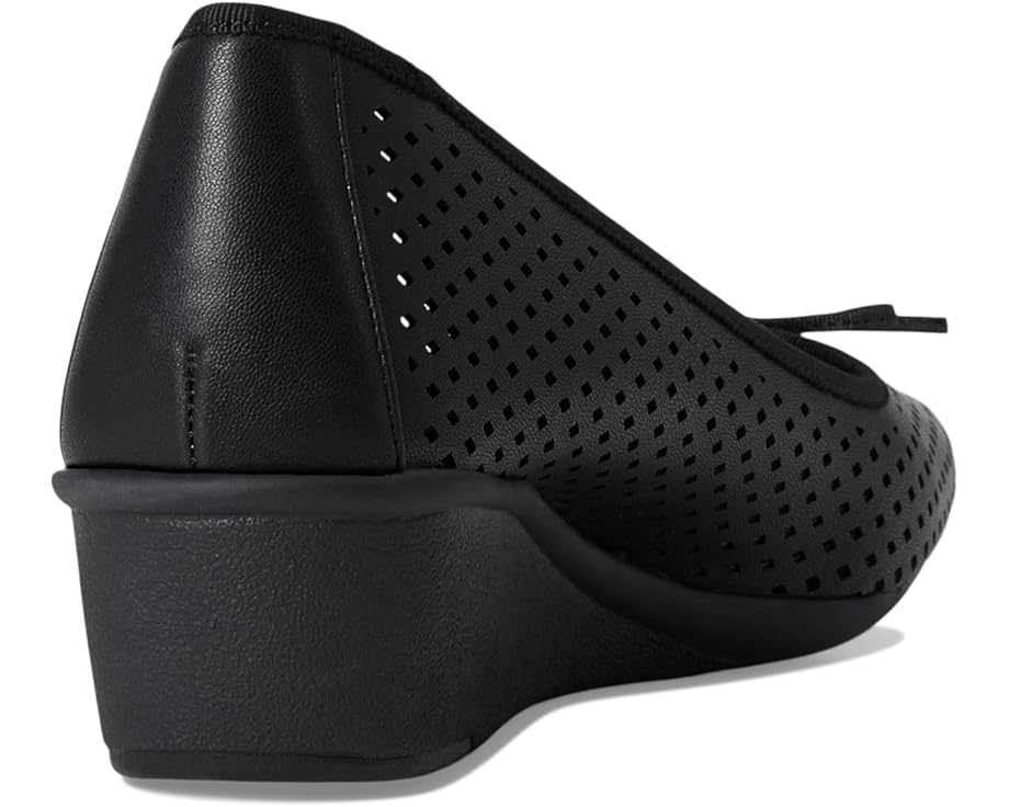 Anne Klein Winslet - Back View