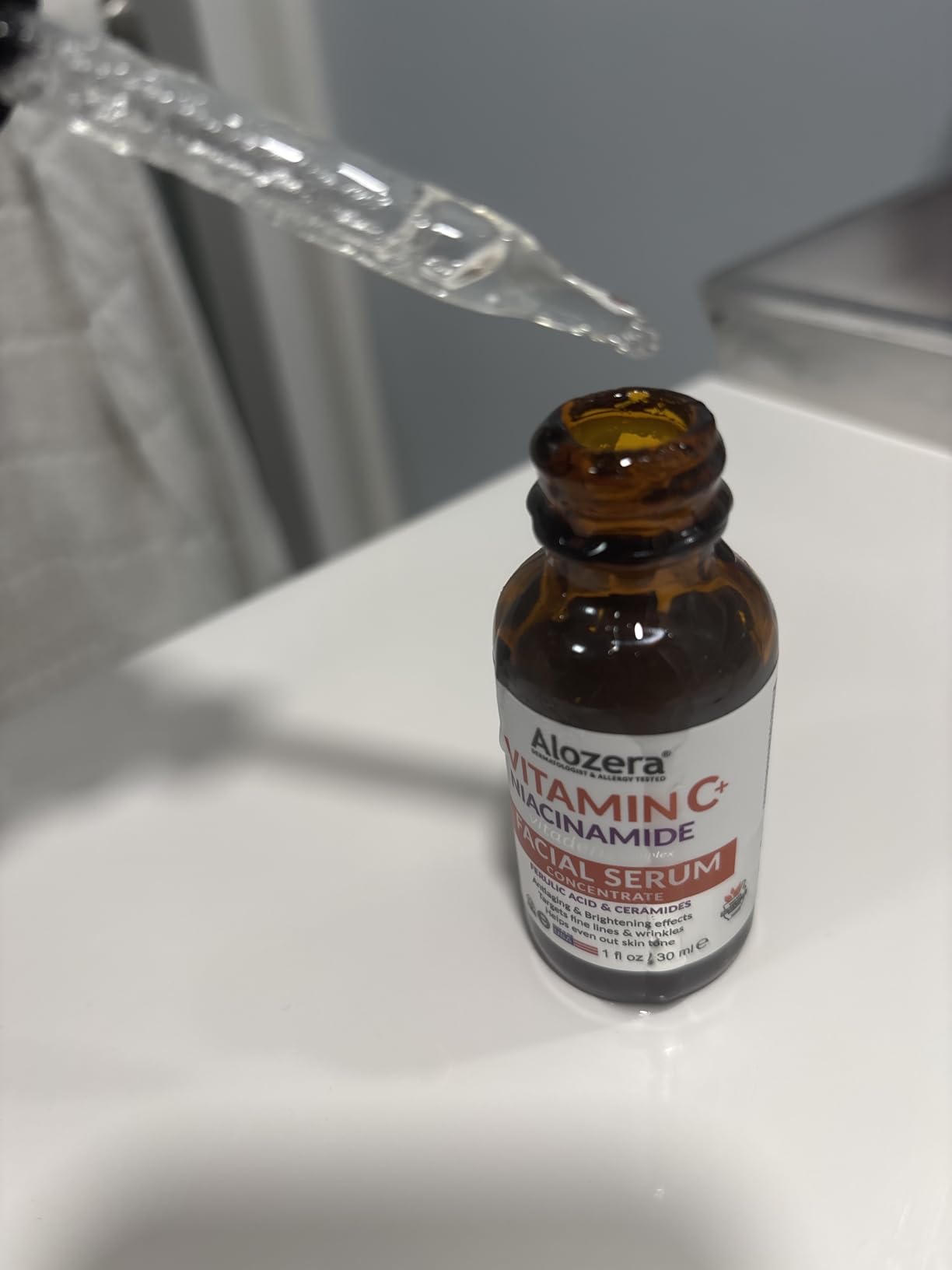 Alozera Vitamin C Facial Serum with Niacinamide & Ferulic Acid, Anti-Aging Serum for Visible Brightening, Glowing & Radiant Skin, Concentrated, Gentle & Effective, Day & Night