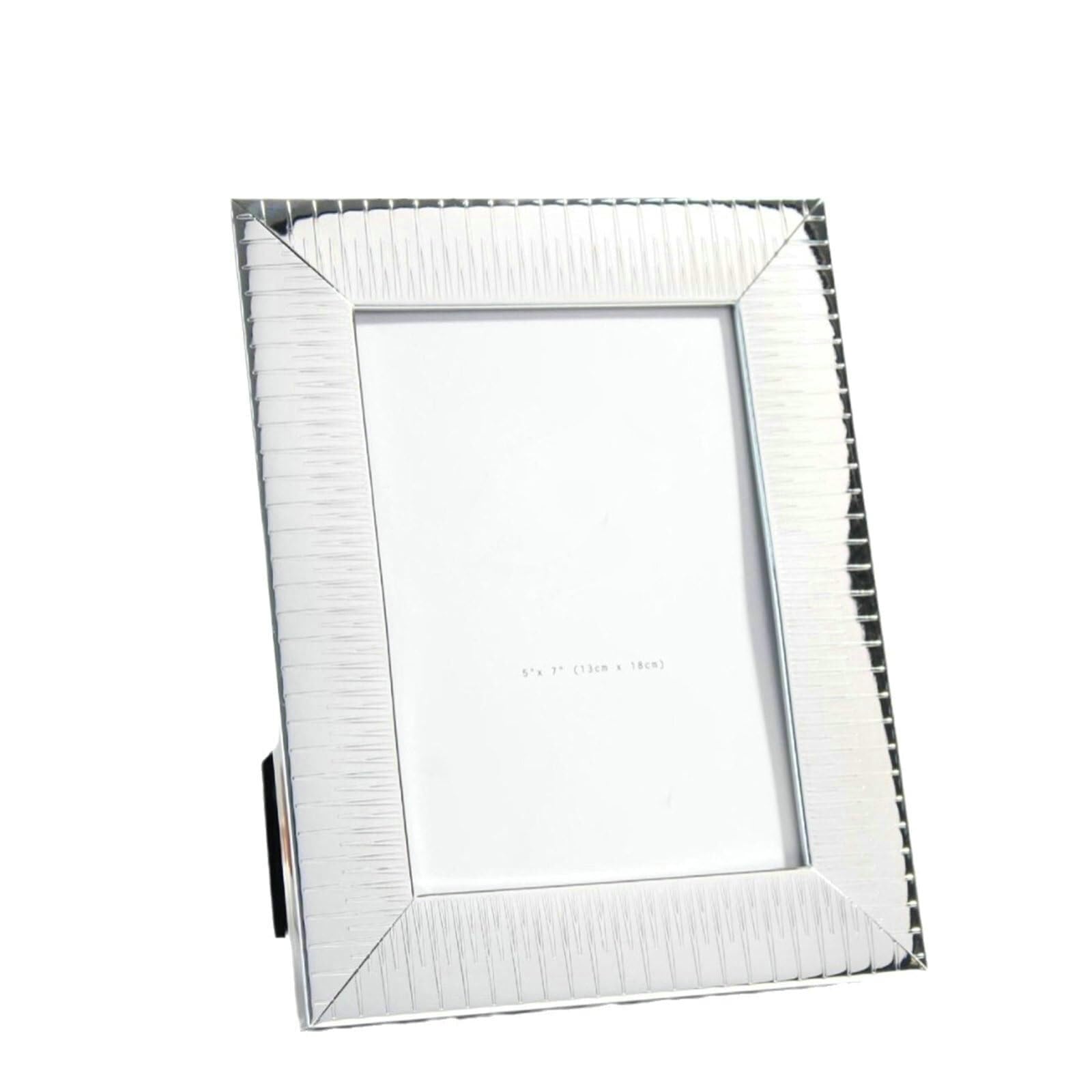 Cadre photo mariage argenté pour sublimer une décoration murale de couloir