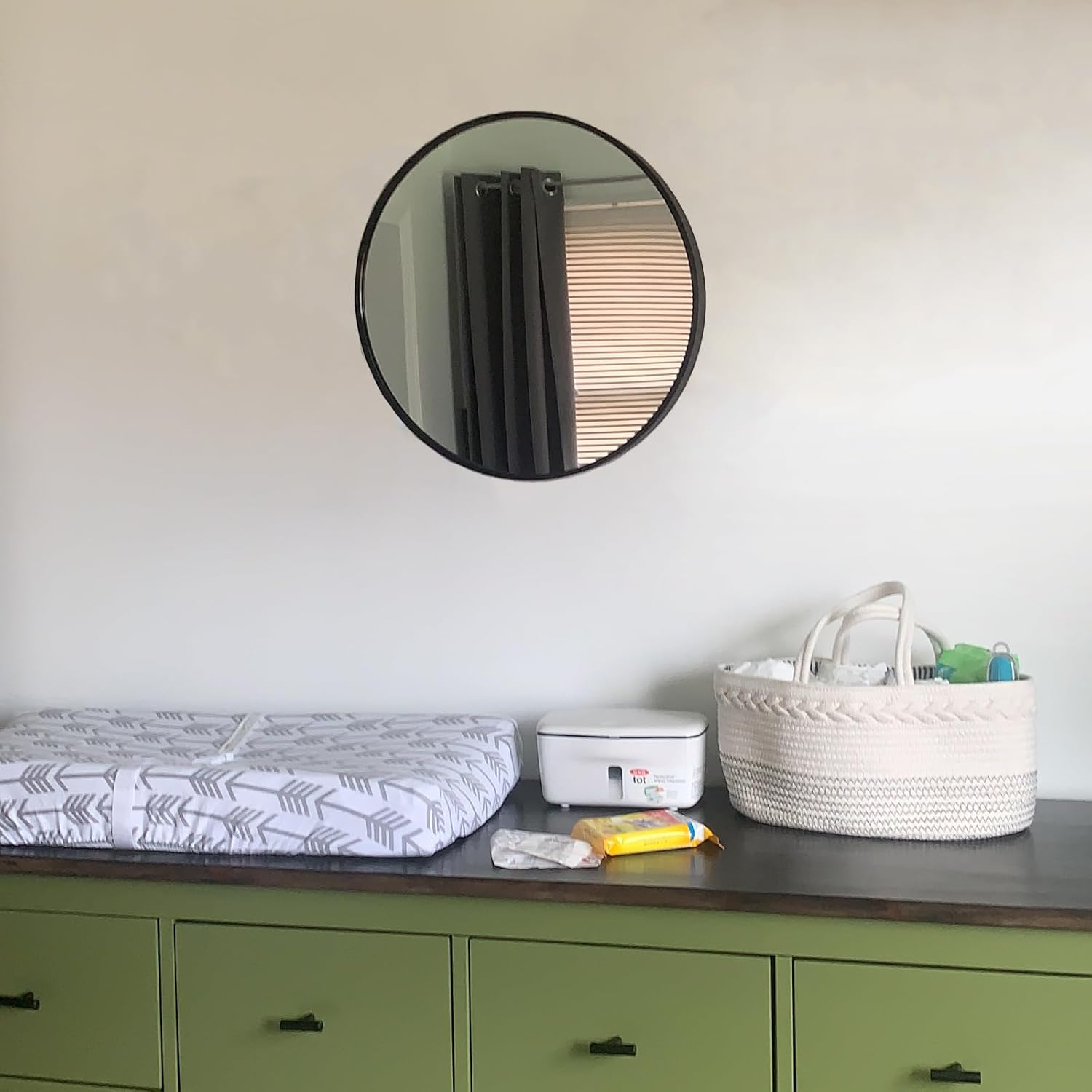 Oruii Round Mirror, Black Round Mirror 18 inch, Circle Wall Mounted Mirrors for Bathroom, Living Room, Bedroom, Vanity, Entryway, Hallway.