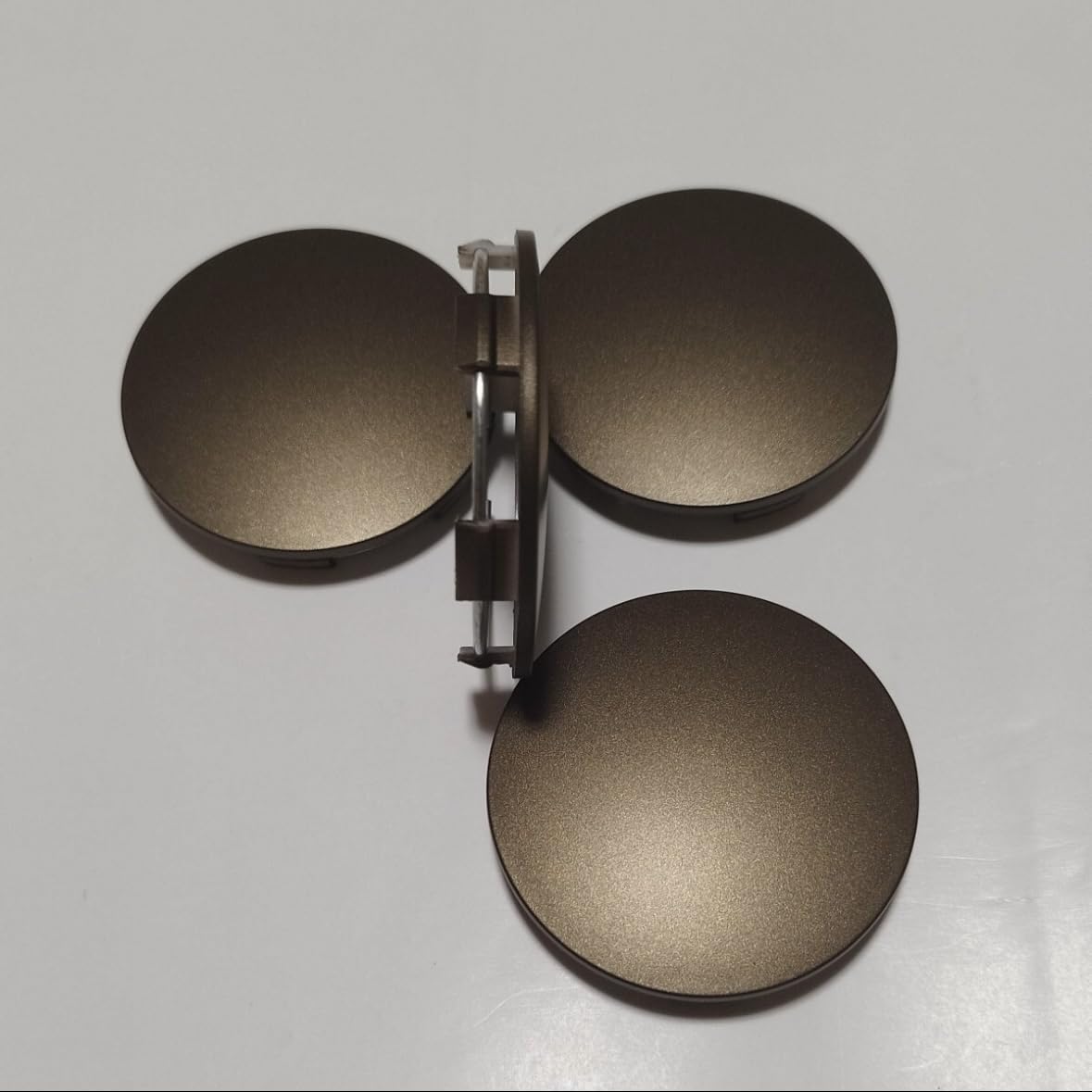 Amazon.co.jp: ホイールセンターキャップ φ65mm ブロンズ シルバー 黒 