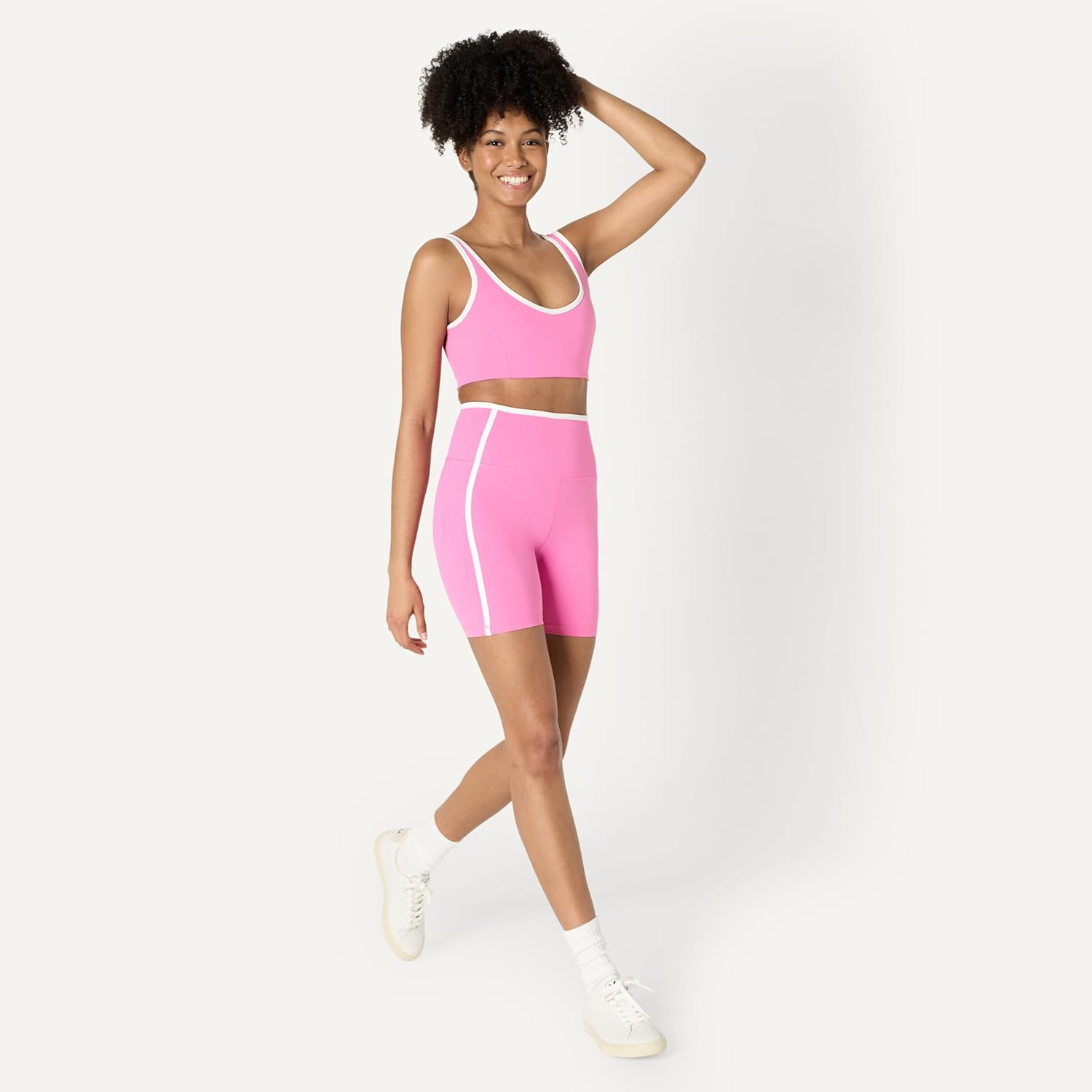 Amazon Essentials Women's Active FormFlex Buttery Soft Light Support V-Neck Sports Bra with Contrast Trim - Image 5