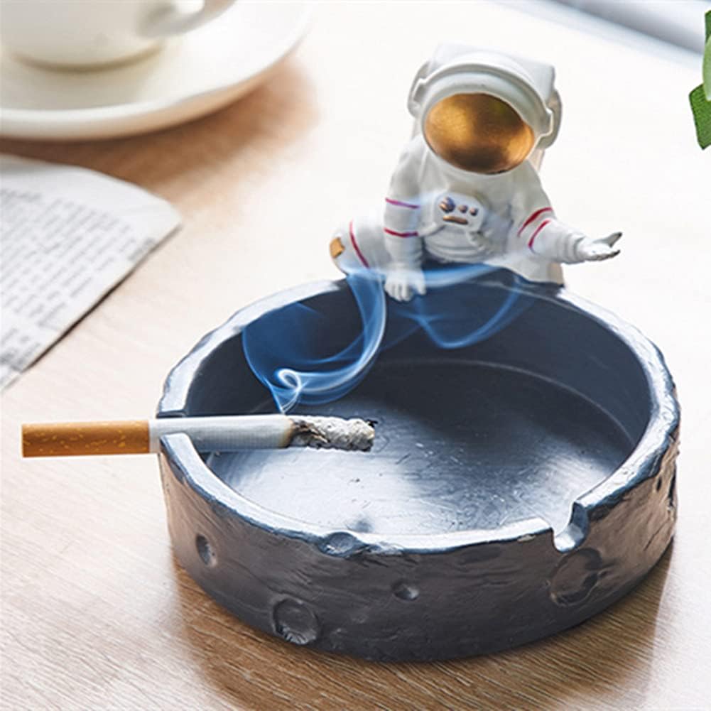Astronaut ashtray，Cigar Ashtray，Decorative Modern Ashtray for Home Office Indoor Outdoor Patio Use