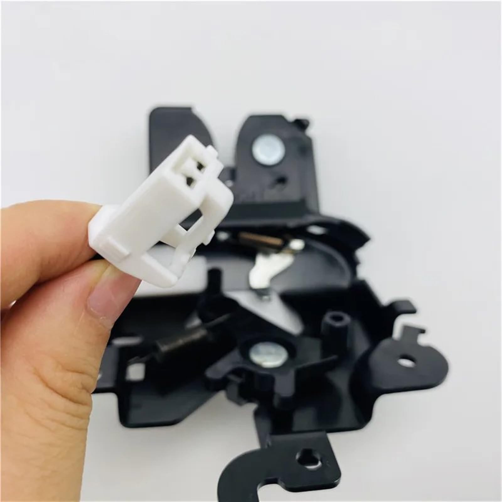 Candado maletero traser Compatible con MAZDA 3 3i SEDAN | 2004-2009 Actuador de liberación de bloqueo de tapa de maletero de coche BN8P56820A / B33D-56-820AA