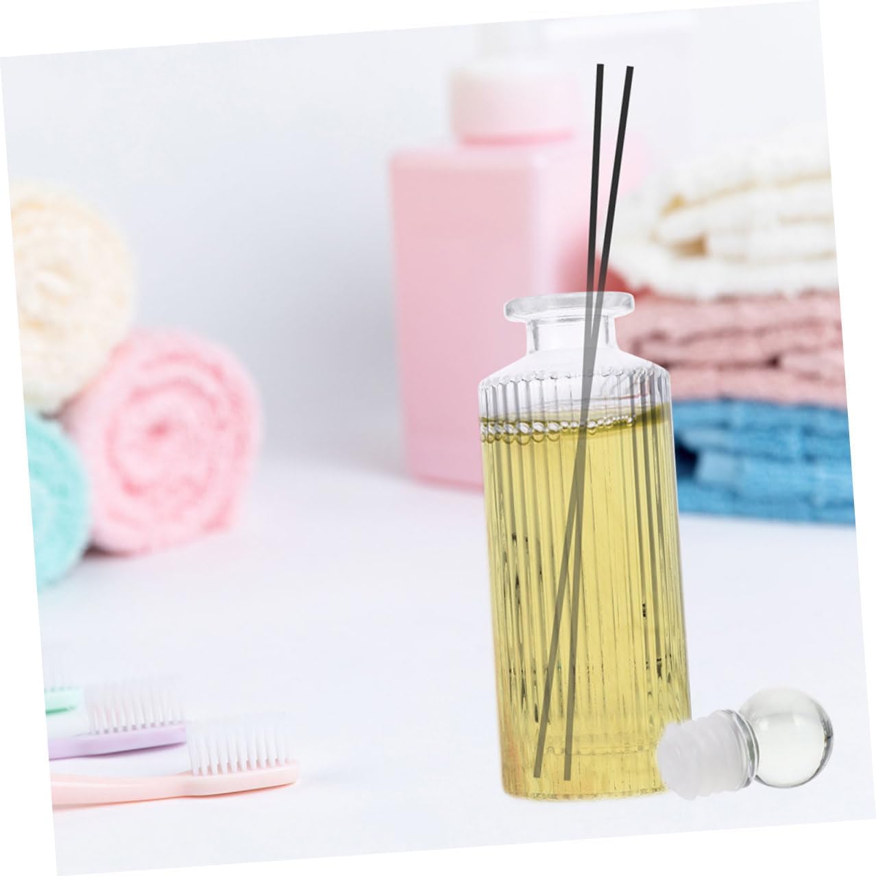 Refillable Glass Aromatherapy Bottles Empty Fragrance Diffuser Jars with Glass Stoppers for Essential Oil Home Decor Transparent Container for Office and Hotel Use