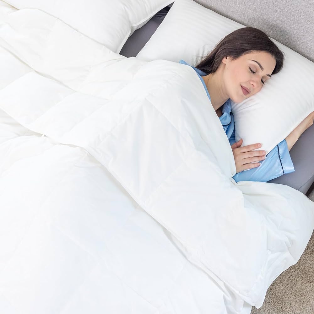 アウトドア寝具 WINDY AND RAINY Down Blanket and Pillow WINDY AND RAINY Down Blanket and Pillow