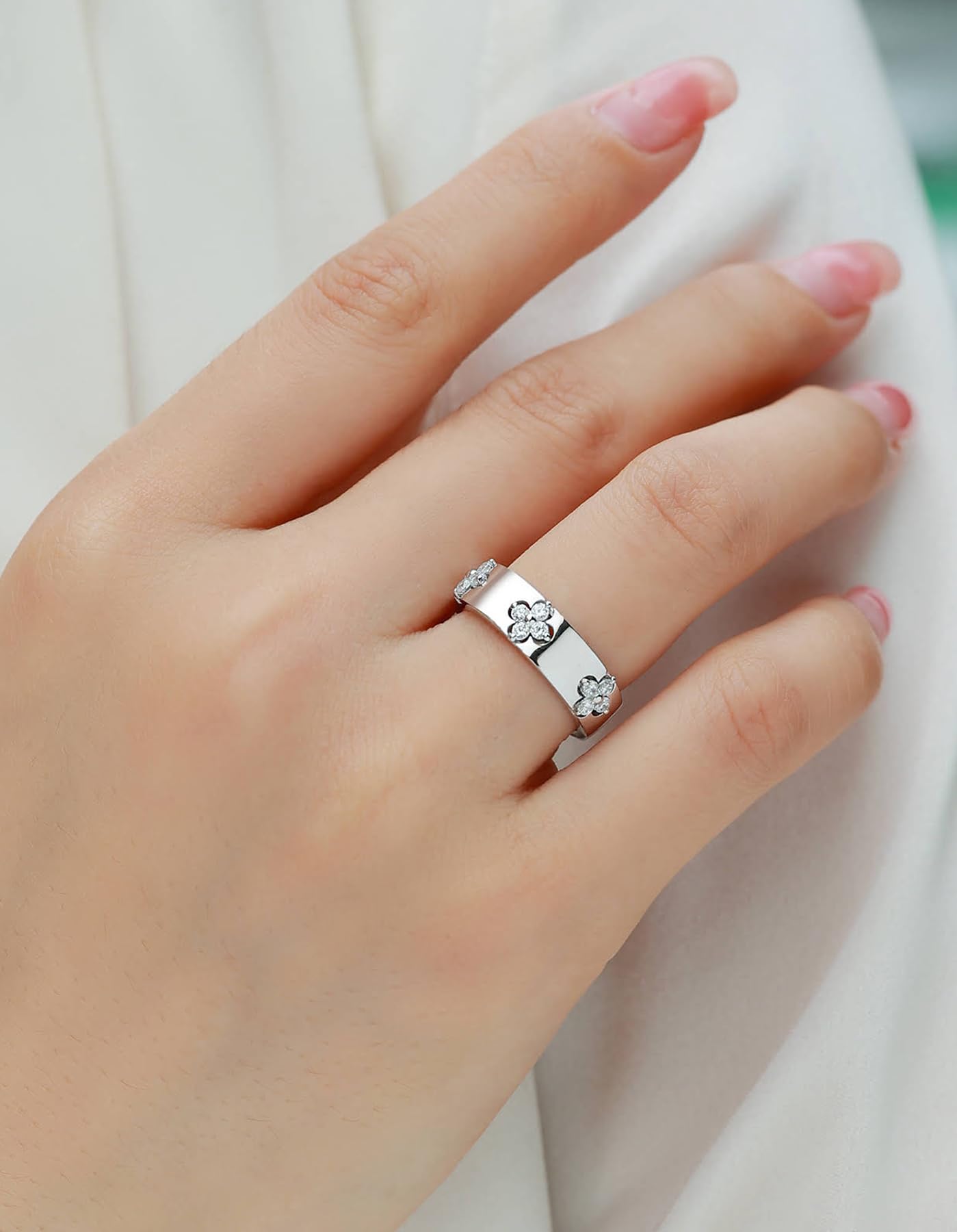 TIMELESSTAR Clover Moissanite Rings for Women Gifts,Premium Moissanite(D Color VVS1 Clarity 3EX Cut), 925 Sterling Silver 14K Gold Plated Non Tarnish