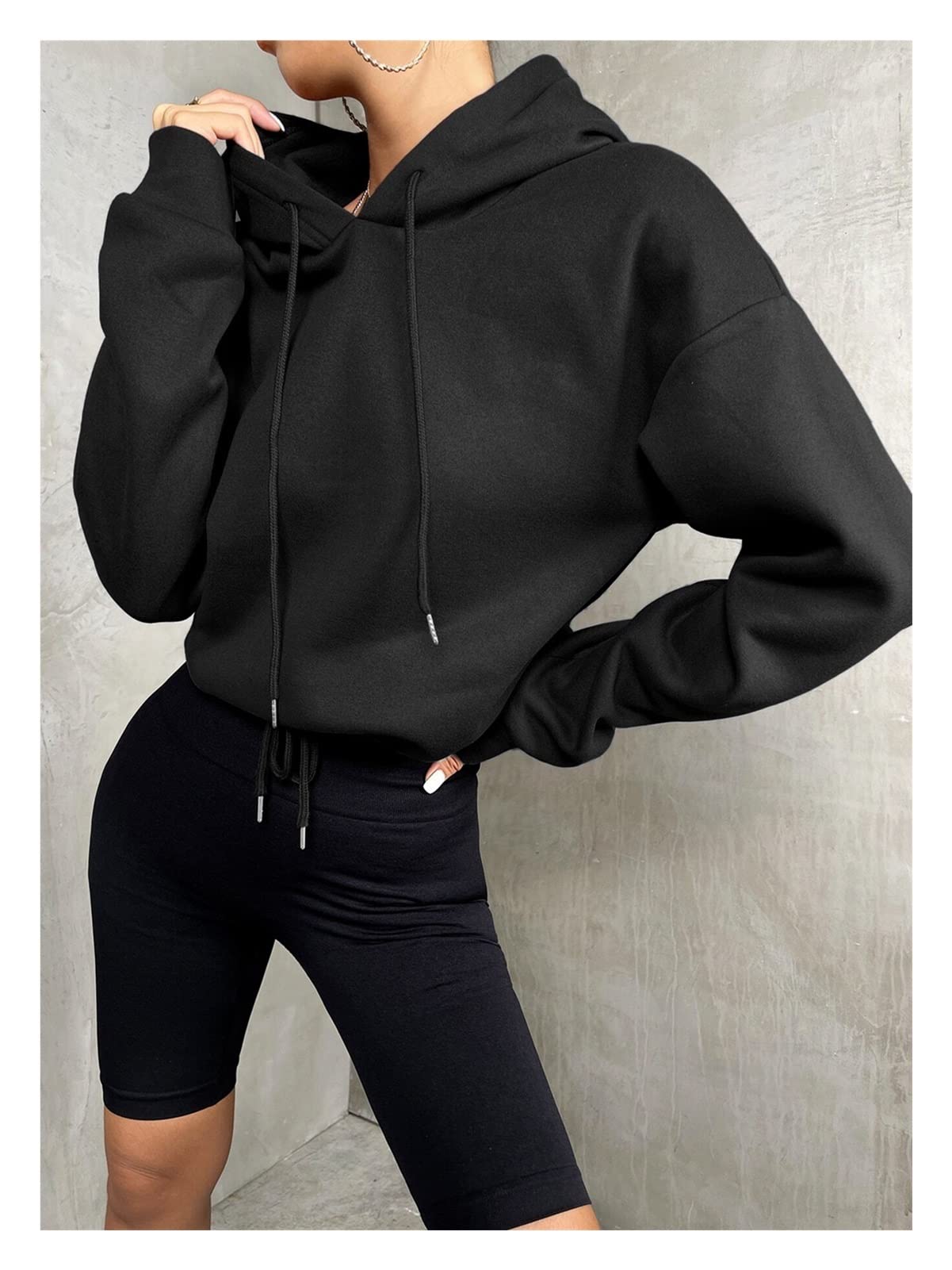 Sweat à capuche pour femme noir taille S vêtement décontracté d'automne avec poches et cordons