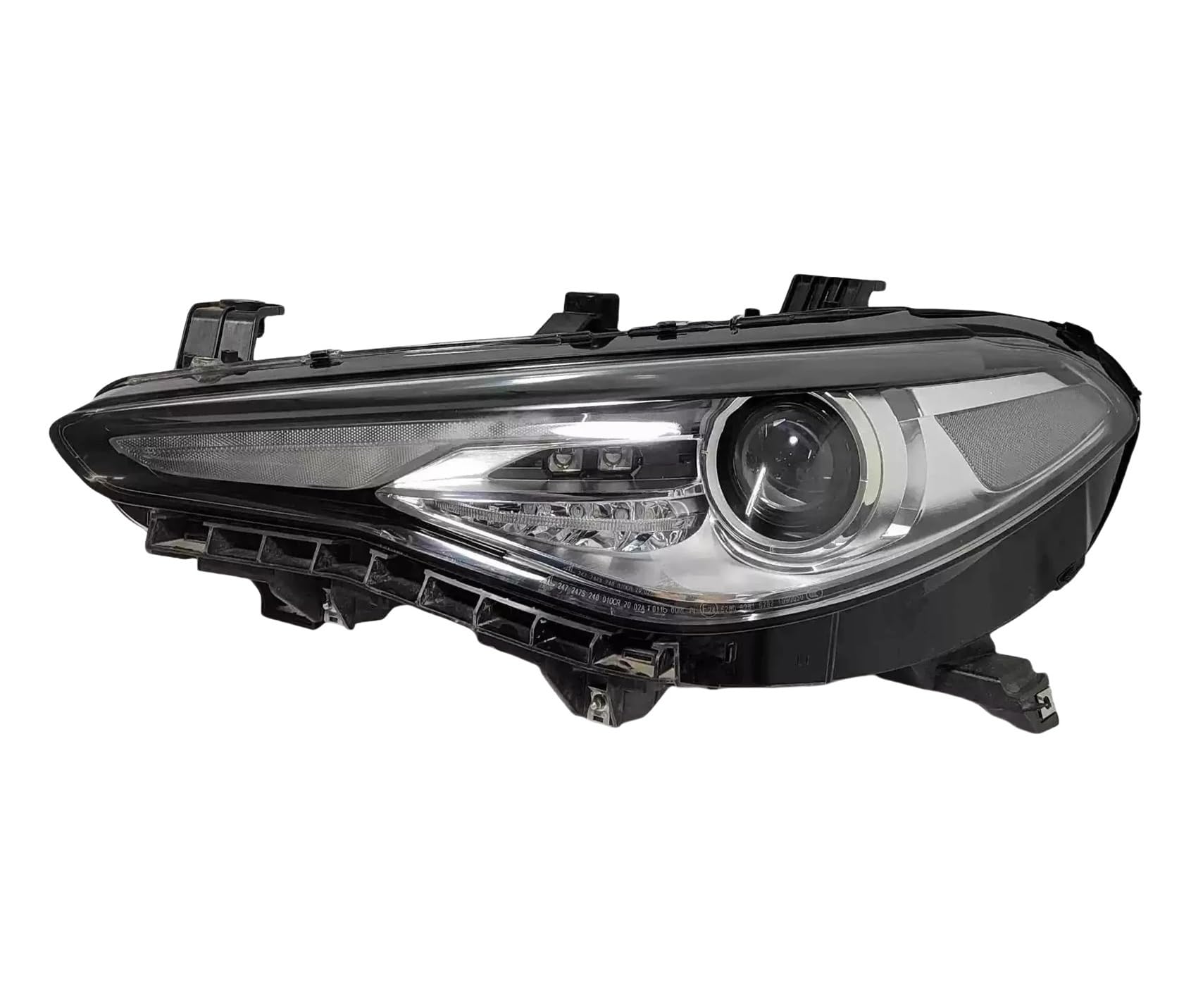 Compatible For Alfa Romeo Giulia 2017-21 LED Headlight Assembly DRL Daytime Running Light Turn Signal Car Accessories Right — view 2