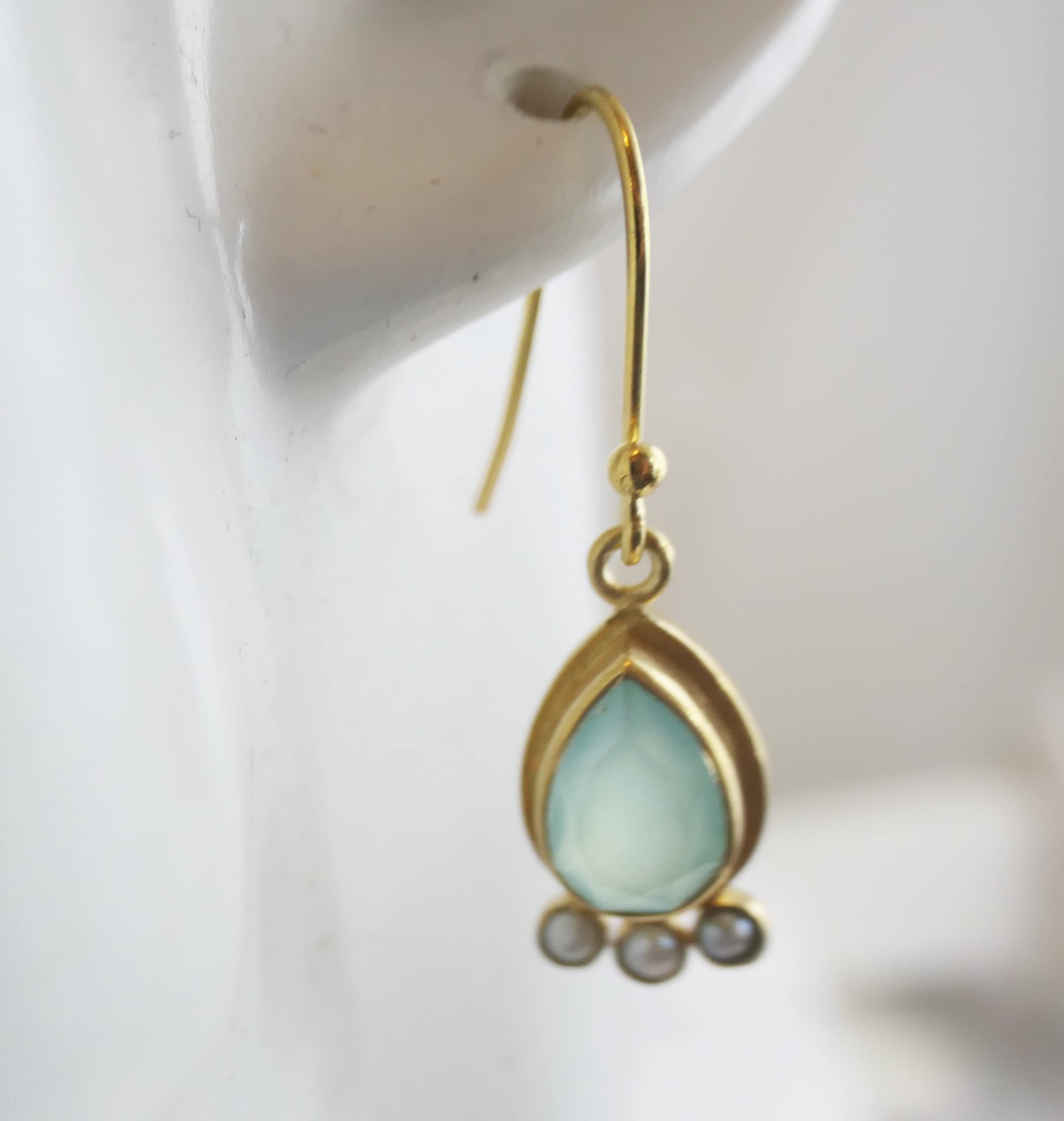Pendientes de Plata de Ley 925 con Baño de Oro de Calcedonia Aqua y Perla de Agua Dulce