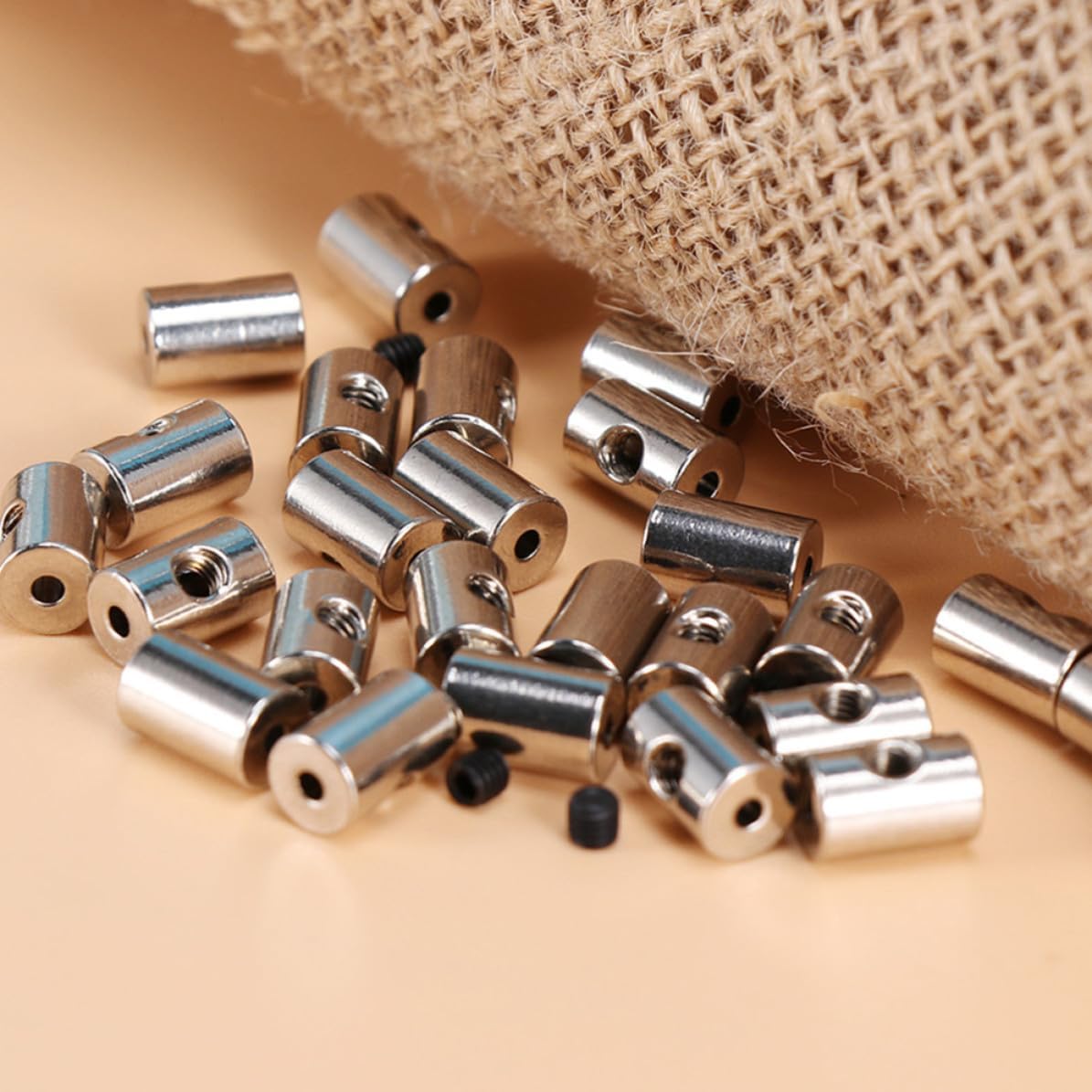 Amosfun Xmas Copper Locking Pin Back Set with Wrench, 9x6mm Jewelry
