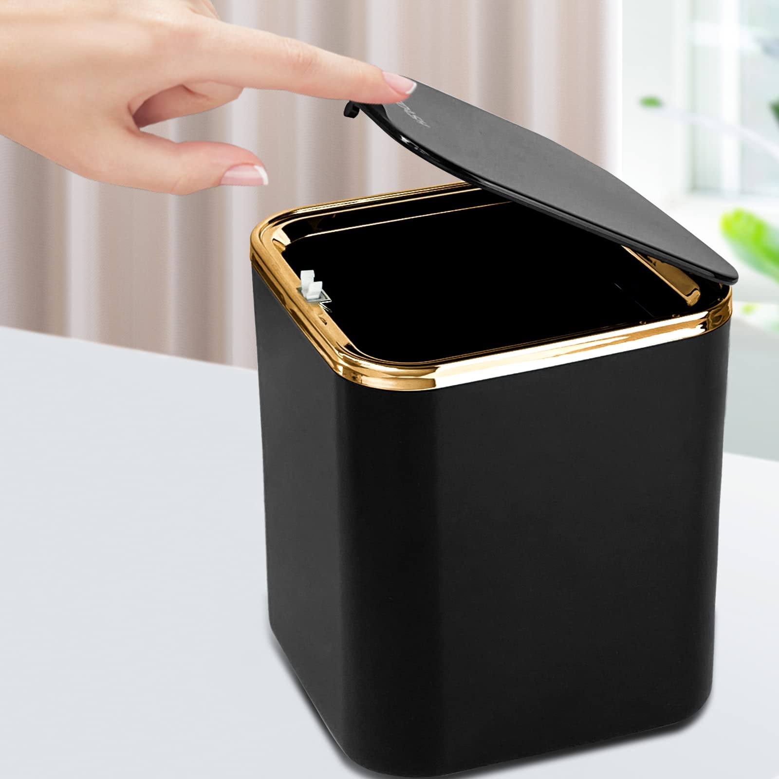 Pattumiera Piccola con Coperchio da Tavolo 2L, Mini Cestino Spazzatura Bagno, Può Essere Parete, per Scrivania, Toletta, Bancone Cucina (Nero)