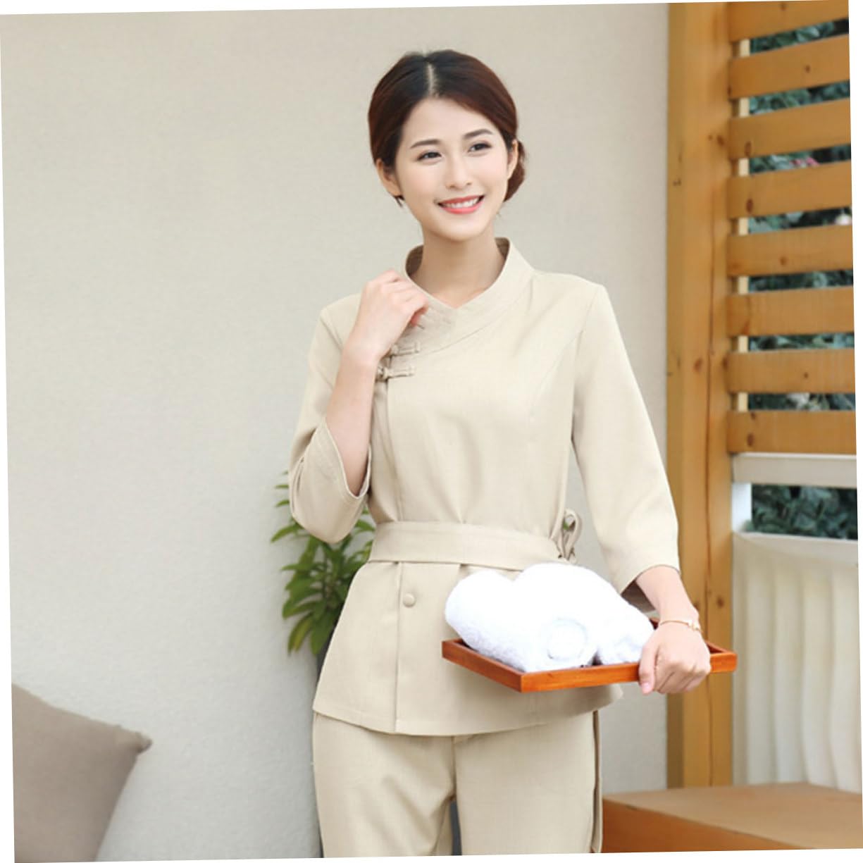 UKCOCO Combinaison de Technicienne en Esthétique Beige Confortable Ceinture Réglable, en Polyester et Spandex, pour Salon Spa et Travail Professionnel