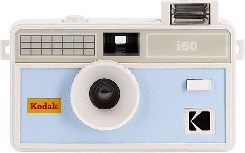 Kodak i60 - Cámara de película reutilizable de 1.378in, estilo retro, sin enfoque, flash integrado, prensa y flash desplegable (azul bebé)
