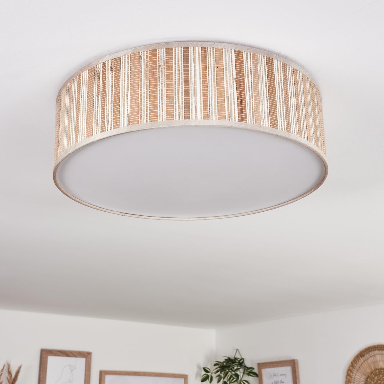 HOFSTEIN Deckenleuchte Antillo, Deckenlampe aus Metall/Binsenstroh/Kunststoff in Weiß/Natur/Braun, runde Leuchte im modernen Boho-Design (Ø 40 cm), E27, Esszimmer, Wohnzimmer, Schlafzimmer, Küche